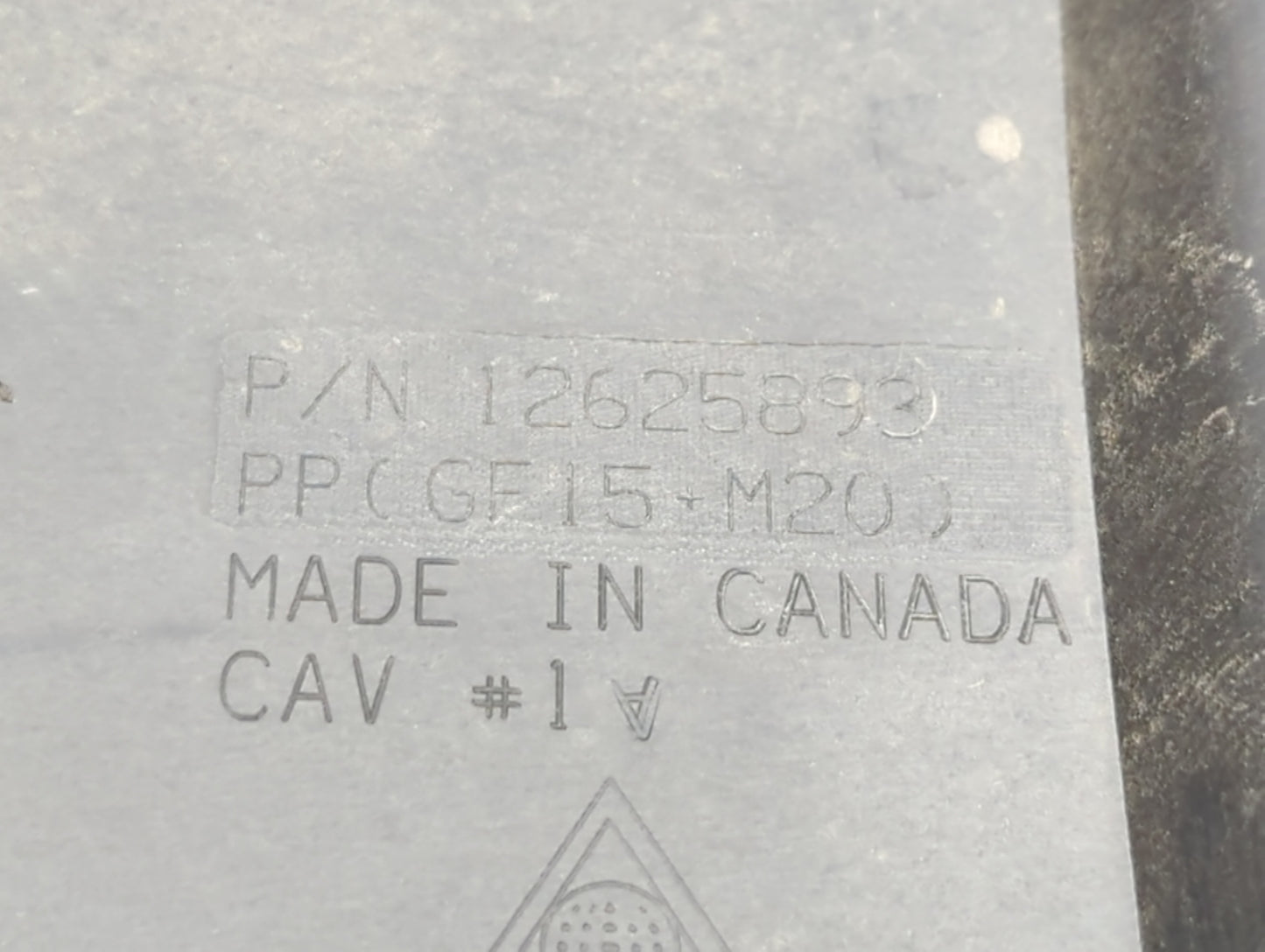 2010 Gmc Sierra 1500 Engine Cover Black - Oemusedautoparts1.com