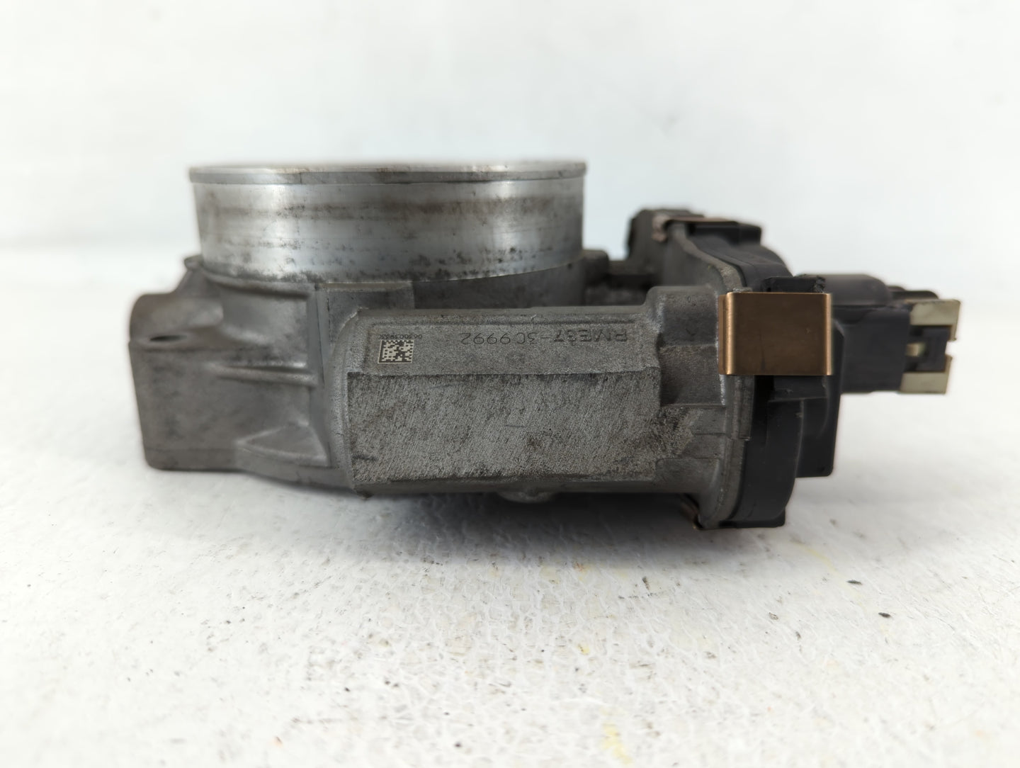 2009-2015 Gmc Sierra 3500 Throttle Body P/N:RME87-3C9992 Fits Fits 2009 2010 2011 2012 2013 2014 2015 OEM Used Auto Parts - 