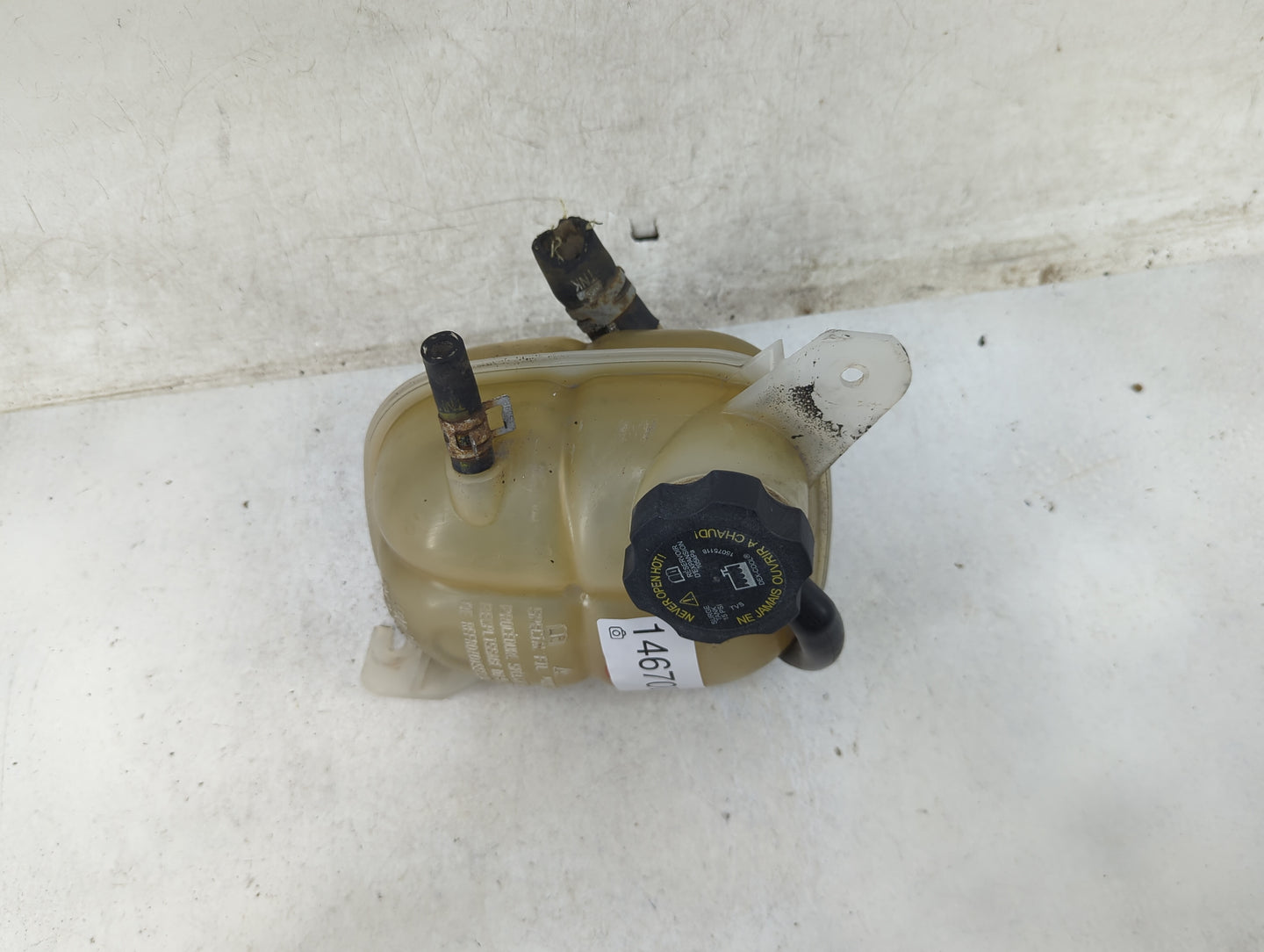 Gmc Sierra Denali Radiator Coolant Overflow Expansion Tank Bottle - Oemusedautoparts1.com