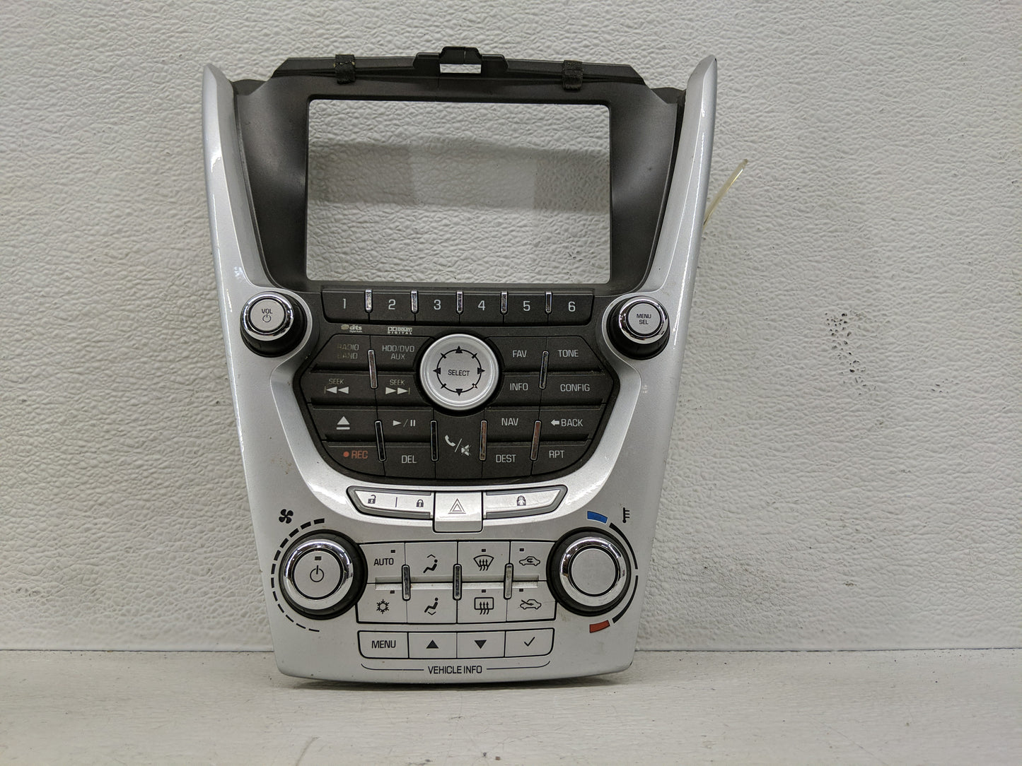 2010-2011 Gmc Terrain Radio AM FM Cd Player Receiver Replacement P/N:20878050 Fits Fits 2010 2011 OEM Used Auto Parts - Oemu