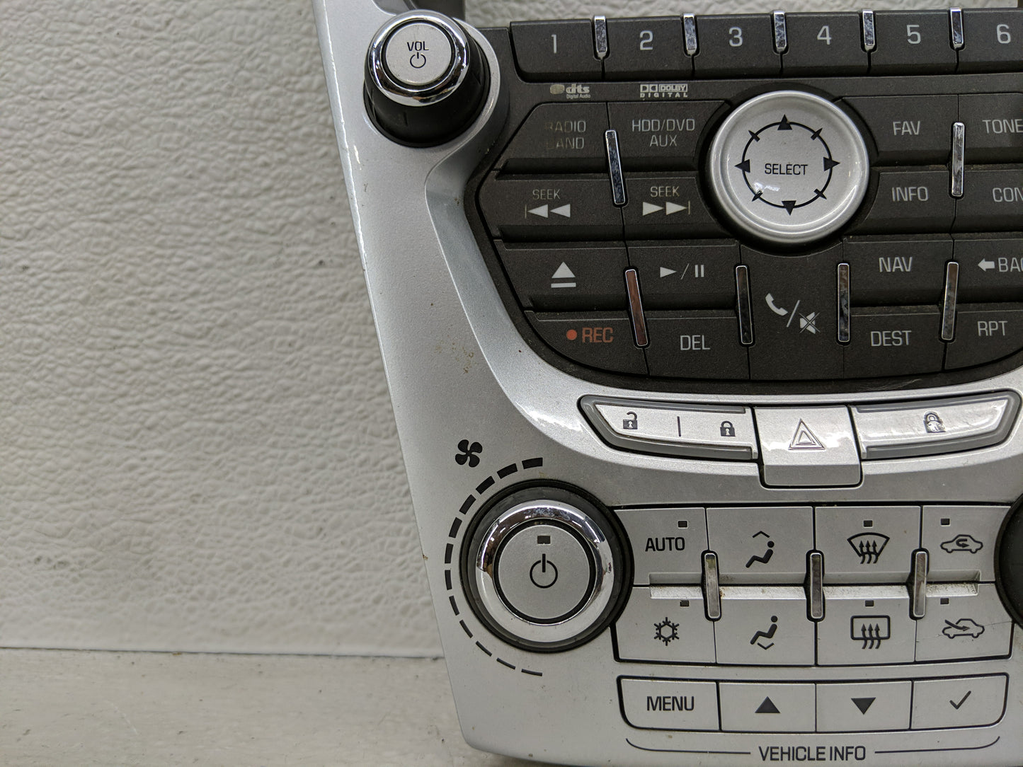 2010-2011 Gmc Terrain Radio AM FM Cd Player Receiver Replacement P/N:20878050 Fits Fits 2010 2011 OEM Used Auto Parts - Oemu