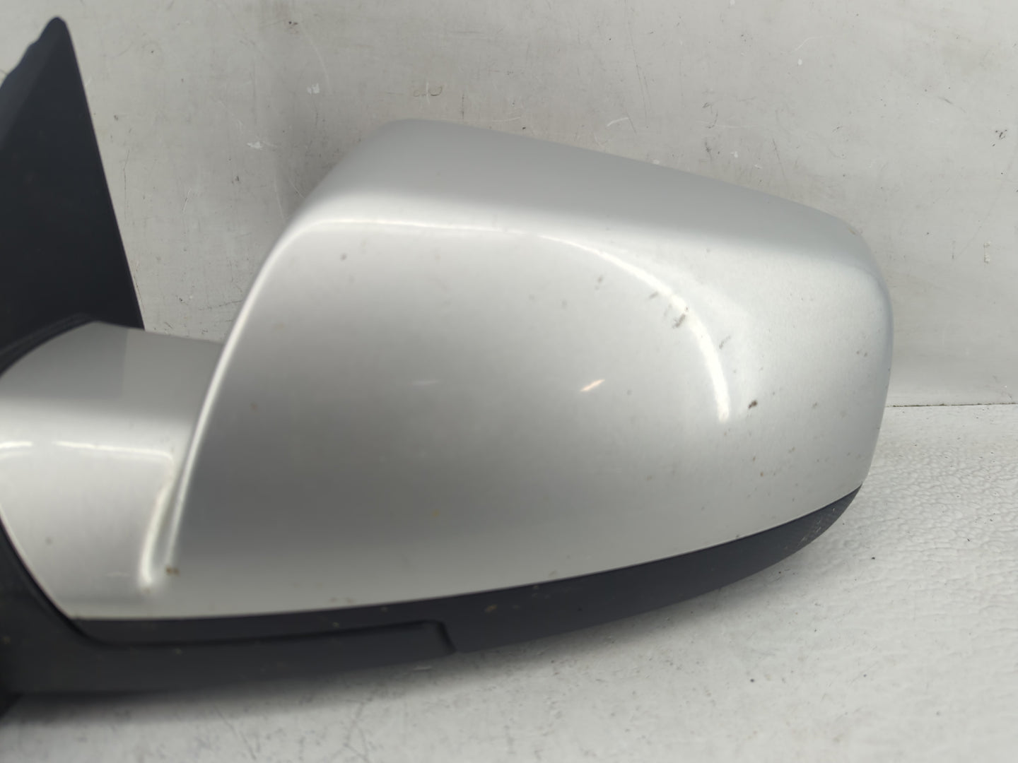 2010-2011 Gmc Terrain Driver Side View Mirror - Left Door Mirror OEM Used - Oemusedautoparts1.com