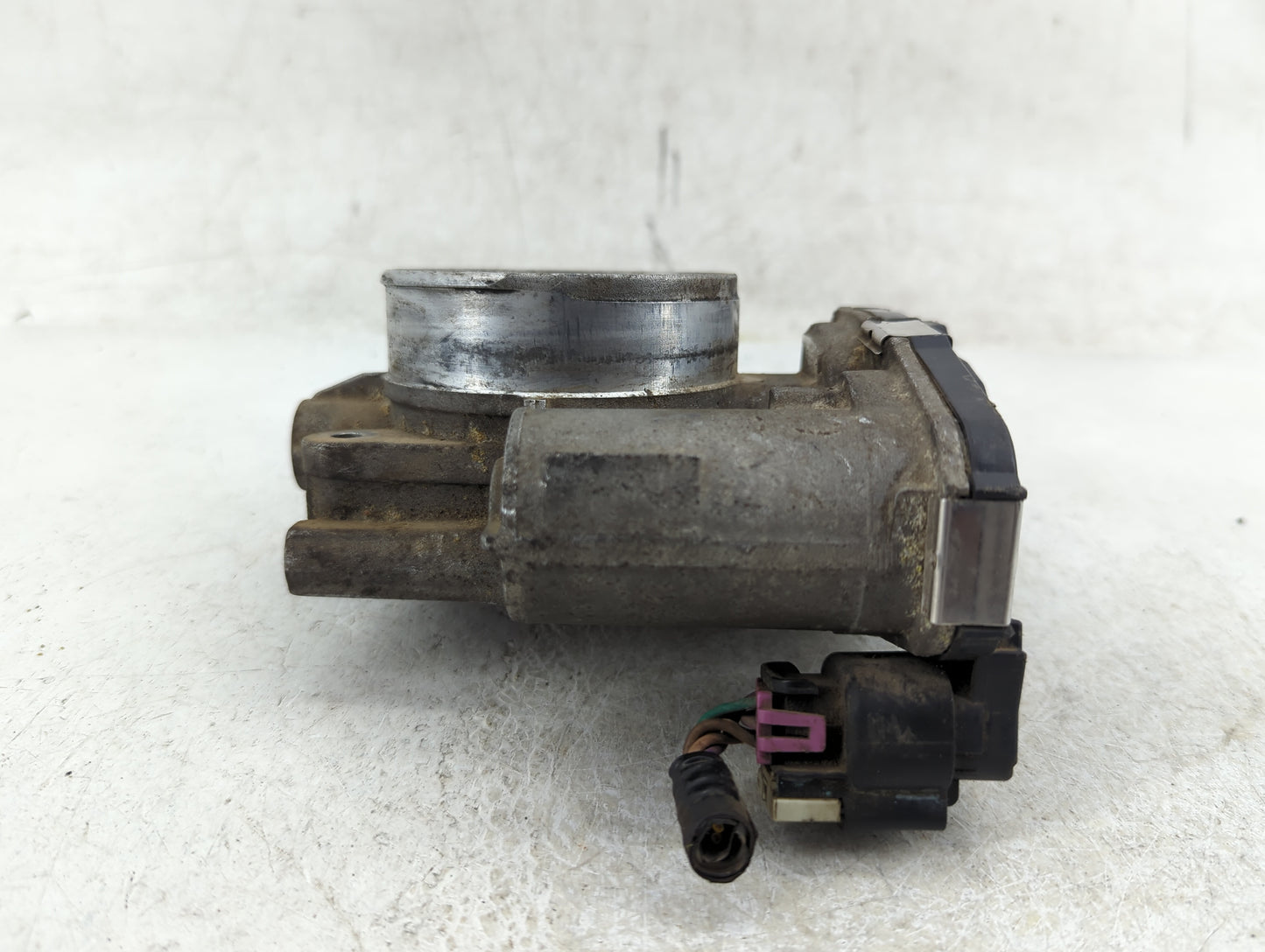 2010-2012 Gmc Terrain Throttle Body P/N:2173103 Fits Fits 2007 2008 2009 2010 2011 2012 OEM Used Auto Parts - Oemusedautopar