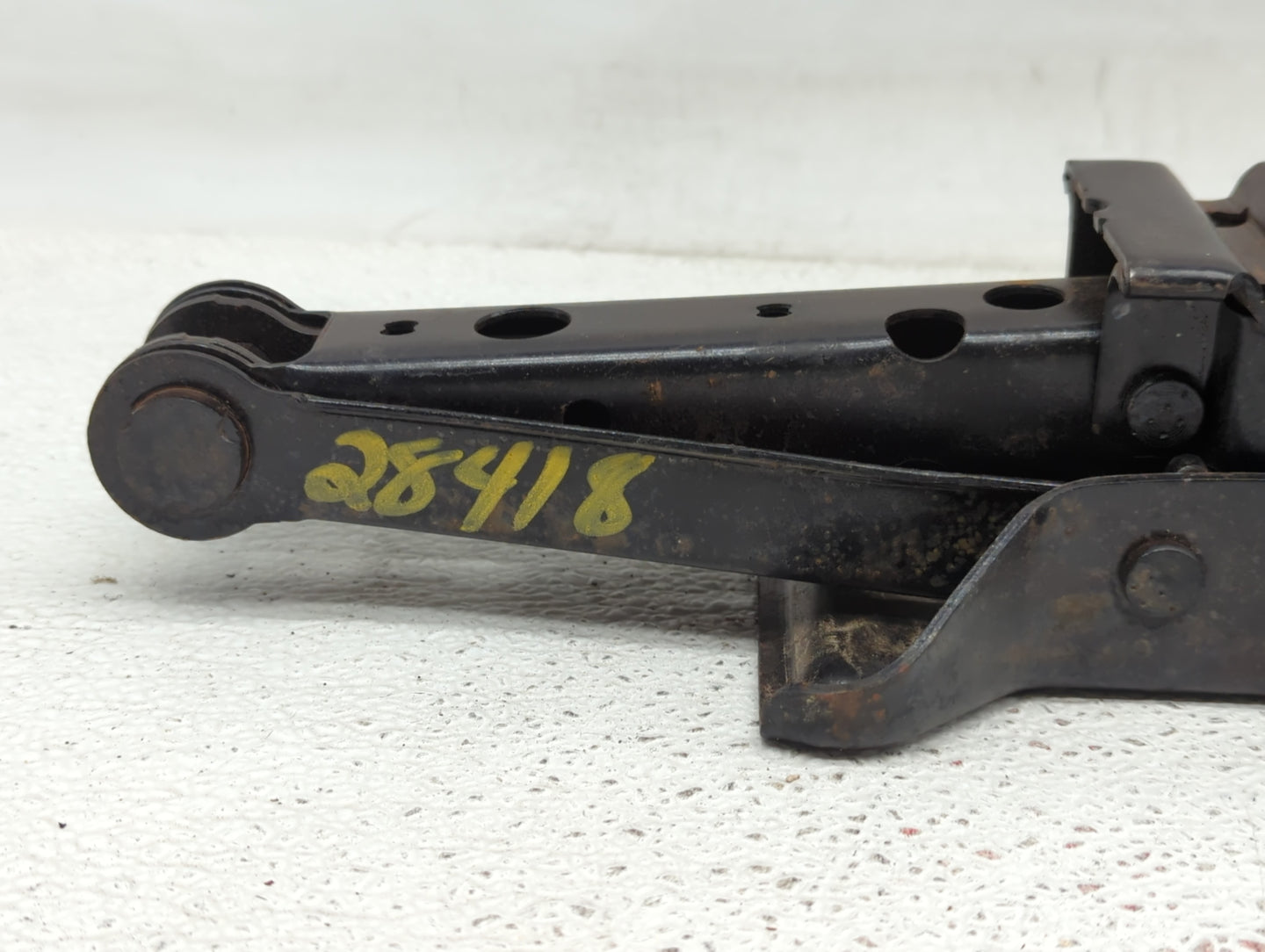 2010 Gmc Terrain Spare Scissor Car Jack - Oemusedautoparts1.com