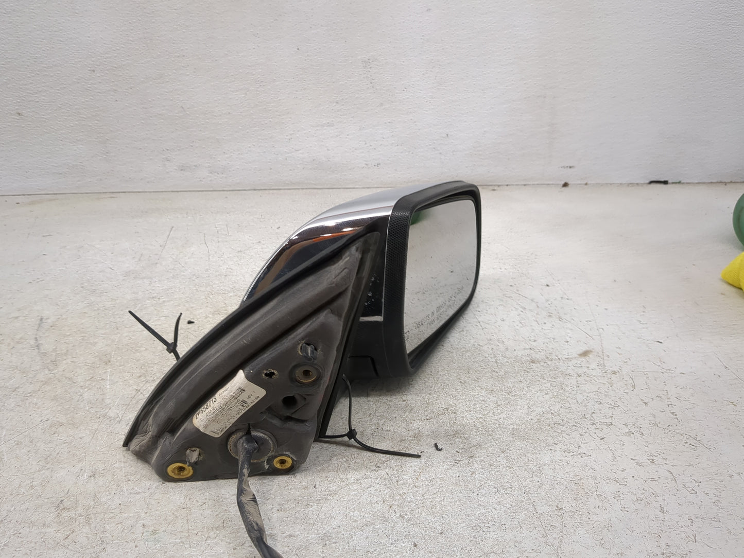 2010-2011 Gmc Terrain Passenger Side View Mirror - Right Door Mirror OEM Used - Oemusedautoparts1.com