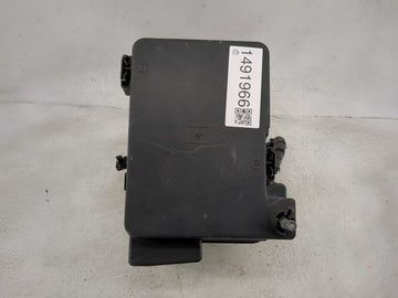 2010 Gmc Terrain Fusebox Fuse Box Panel Relay Module P/N:20848337 Fits OEM Used Auto Parts - Oemusedautoparts1.com