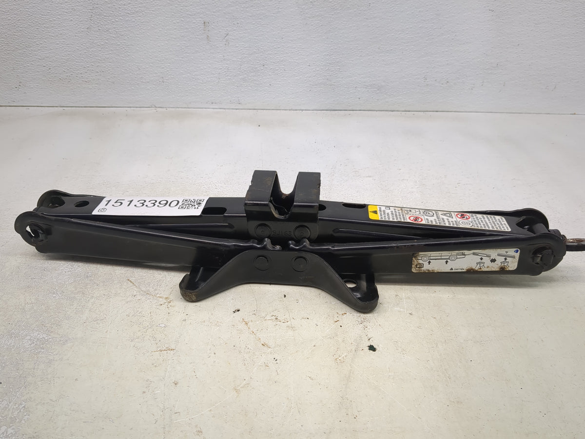 2010 Gmc Terrain Spare Scissor Car Jack 1513390 - Oemusedautoparts1.com