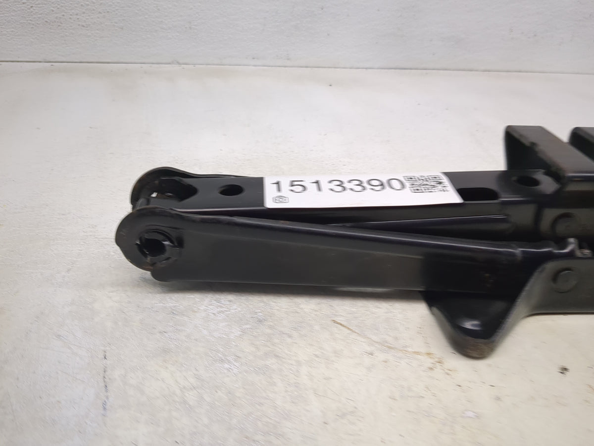 2010 Gmc Terrain Spare Scissor Car Jack 1513390 - Oemusedautoparts1.com