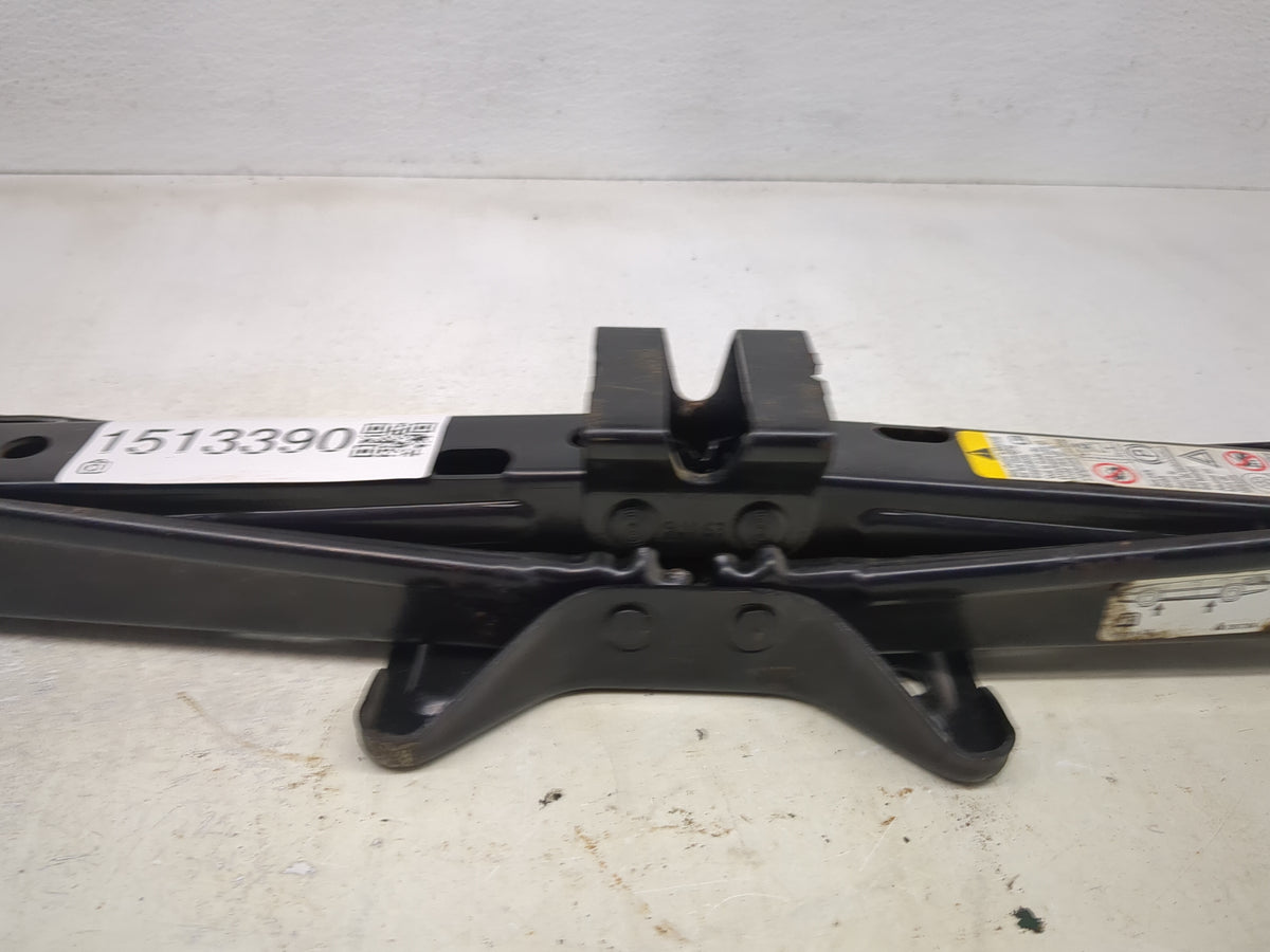 2010 Gmc Terrain Spare Scissor Car Jack 1513390 - Oemusedautoparts1.com