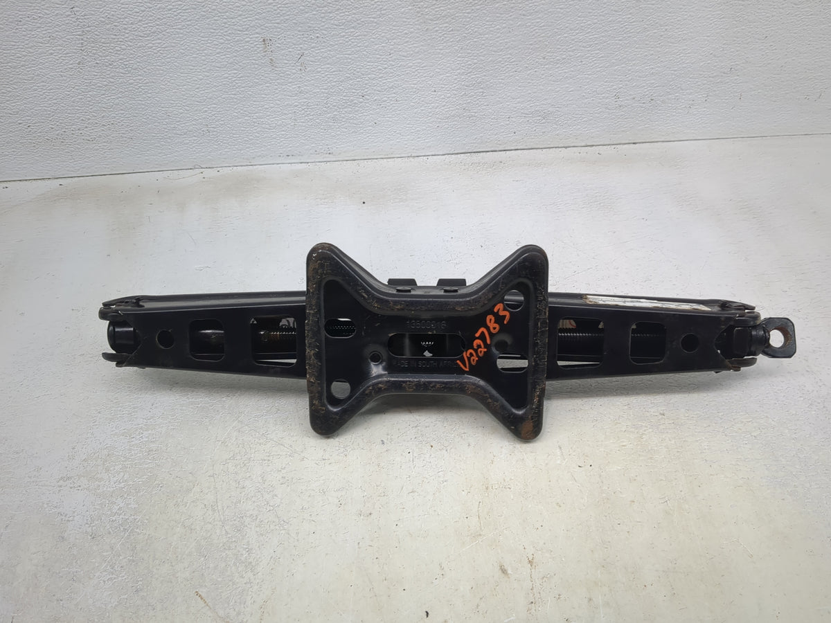 2010 Gmc Terrain Spare Scissor Car Jack 1513390 - Oemusedautoparts1.com