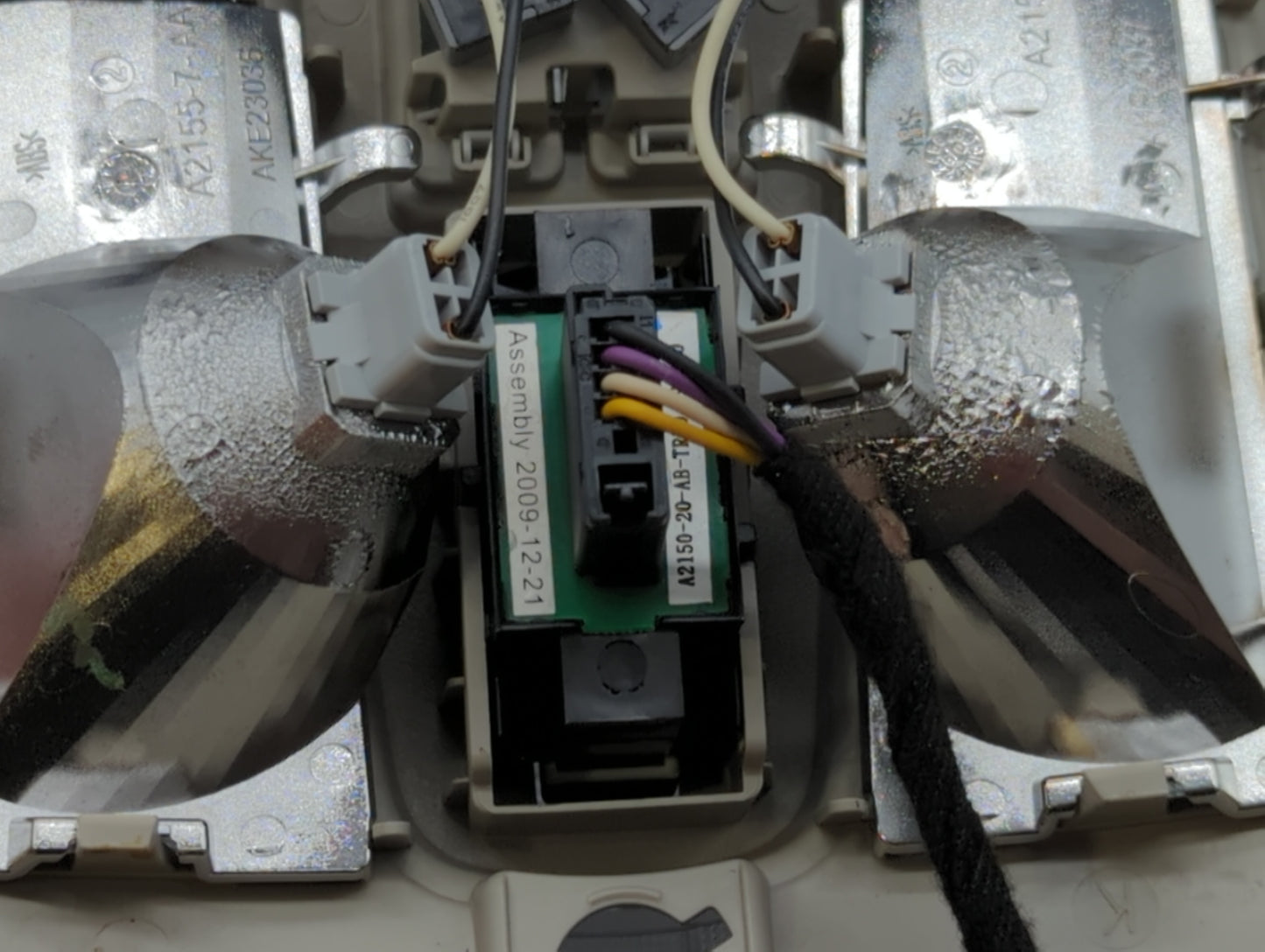 2010-2011 Gmc Terrain Overhead Console W/rear Climate Control Grey - Oemusedautoparts1.com