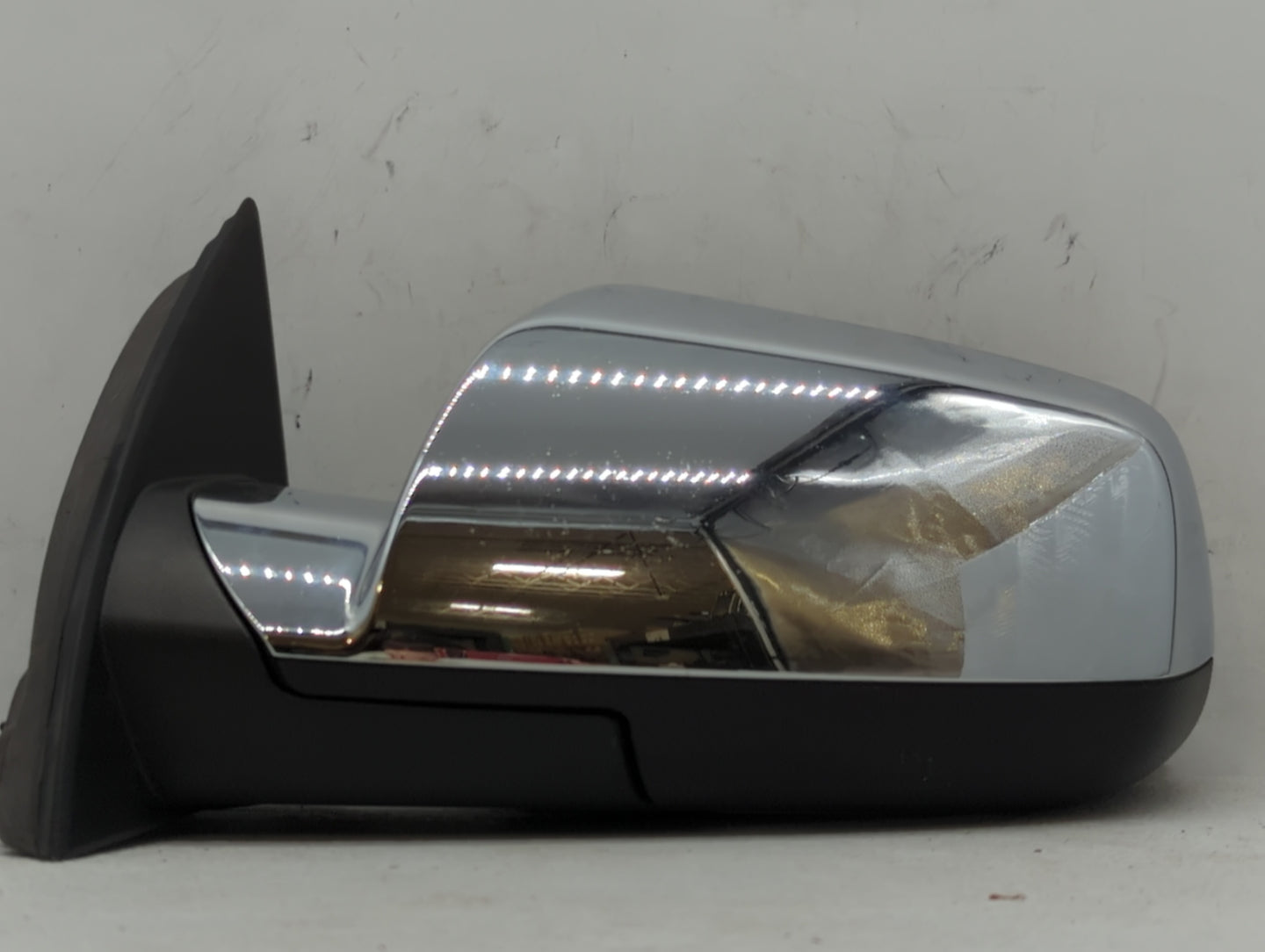 2010-2011 Gmc Terrain Driver Side View Mirror - Left Door Mirror OEM Used - Oemusedautoparts1.com