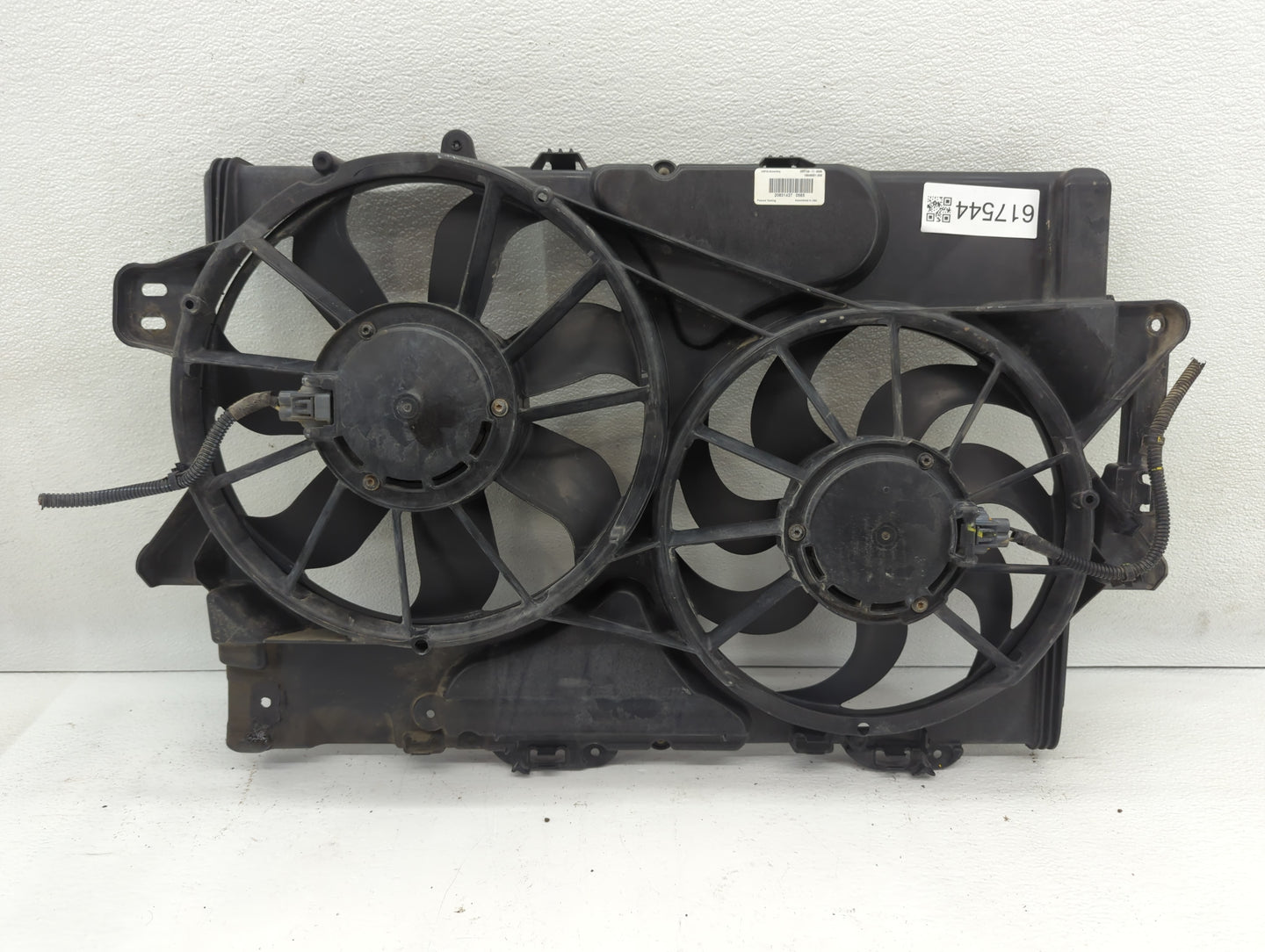 2010-2012 Gmc Terrain Left Radiator Fan Motor Assembly - Oemusedautoparts1.com