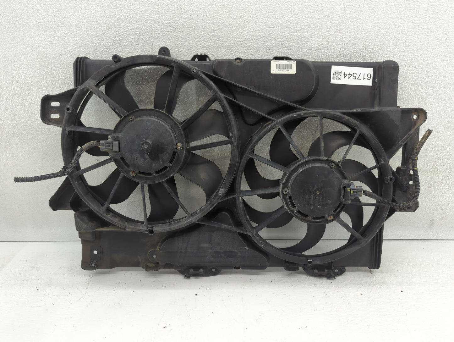 2010-2012 Gmc Terrain Left Radiator Fan Motor Assembly - Oemusedautoparts1.com
