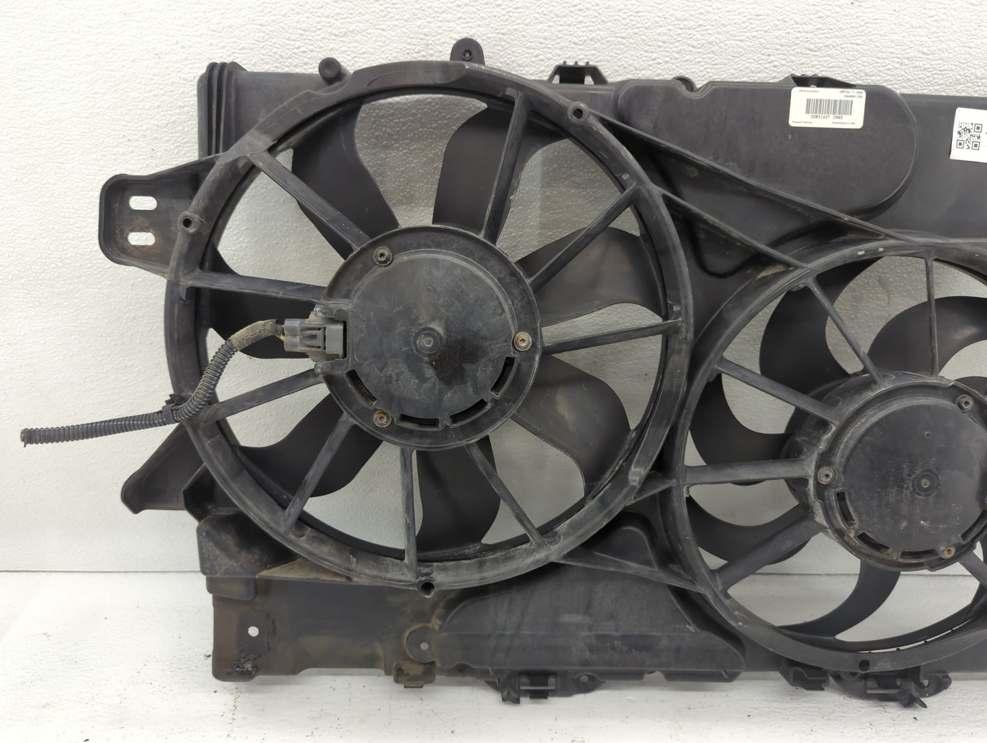 2010-2012 Gmc Terrain Left Radiator Fan Motor Assembly - Oemusedautoparts1.com