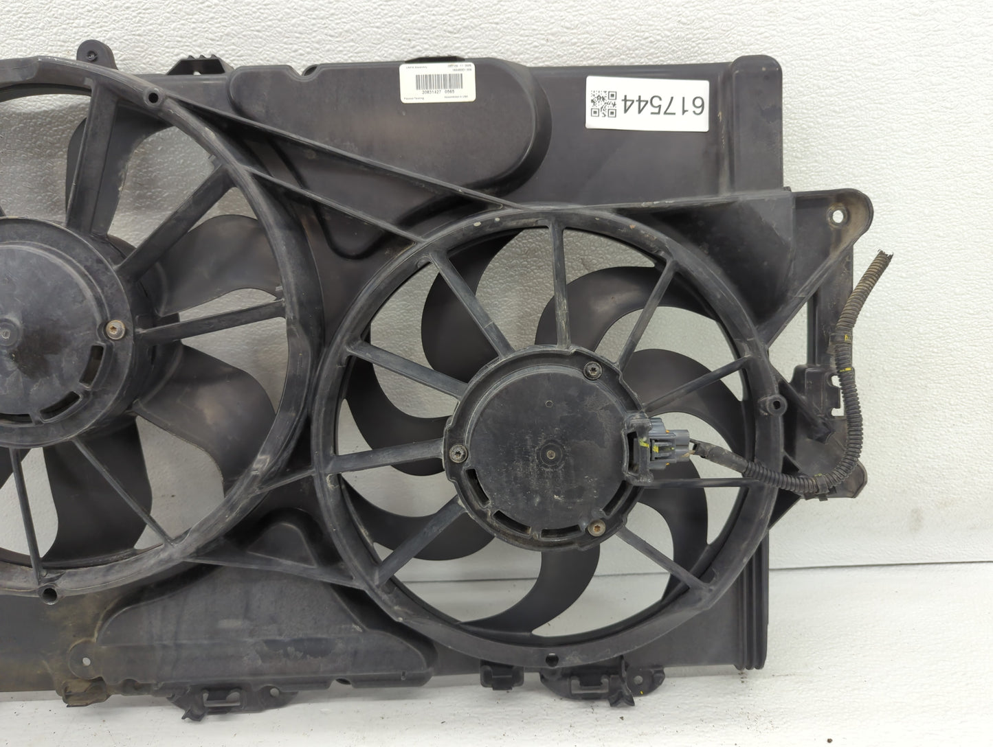2010-2012 Gmc Terrain Left Radiator Fan Motor Assembly - Oemusedautoparts1.com