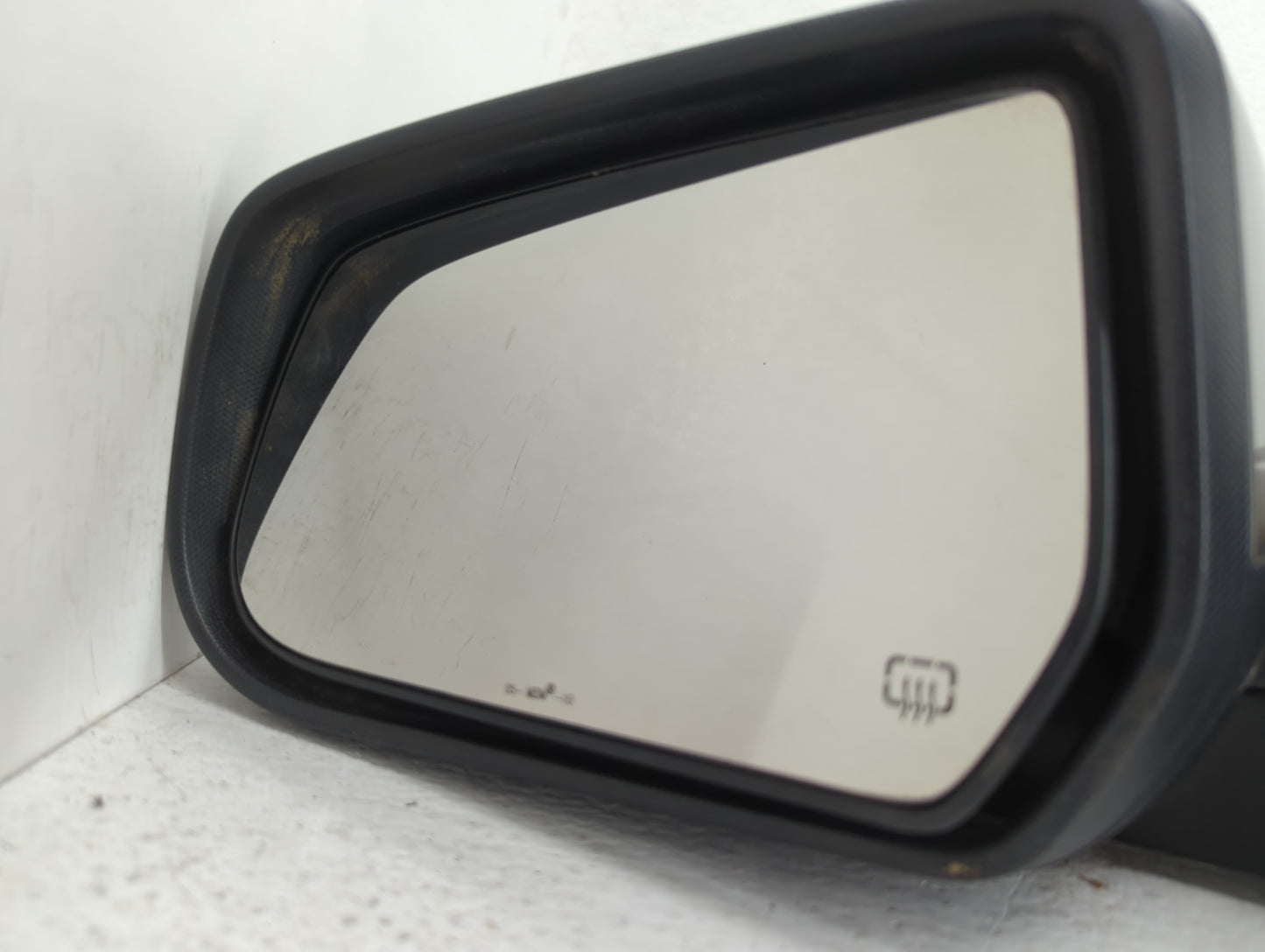 2010-2011 Gmc Terrain Driver Side View Mirror - Left Door Mirror OEM Used - Oemusedautoparts1.com