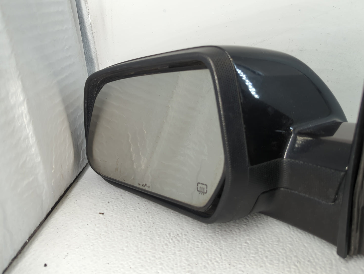 2010-2011 Gmc Terrain Driver Side View Mirror - Left Door Mirror OEM Used - Oemusedautoparts1.com