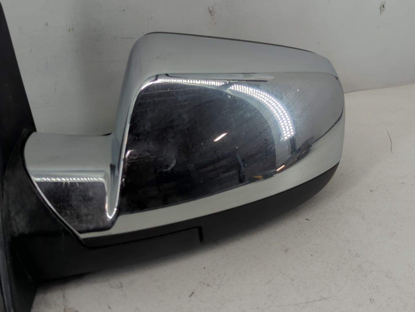 2010-2011 Gmc Terrain Driver Side View Mirror - Left Door Mirror OEM Used - Oemusedautoparts1.com