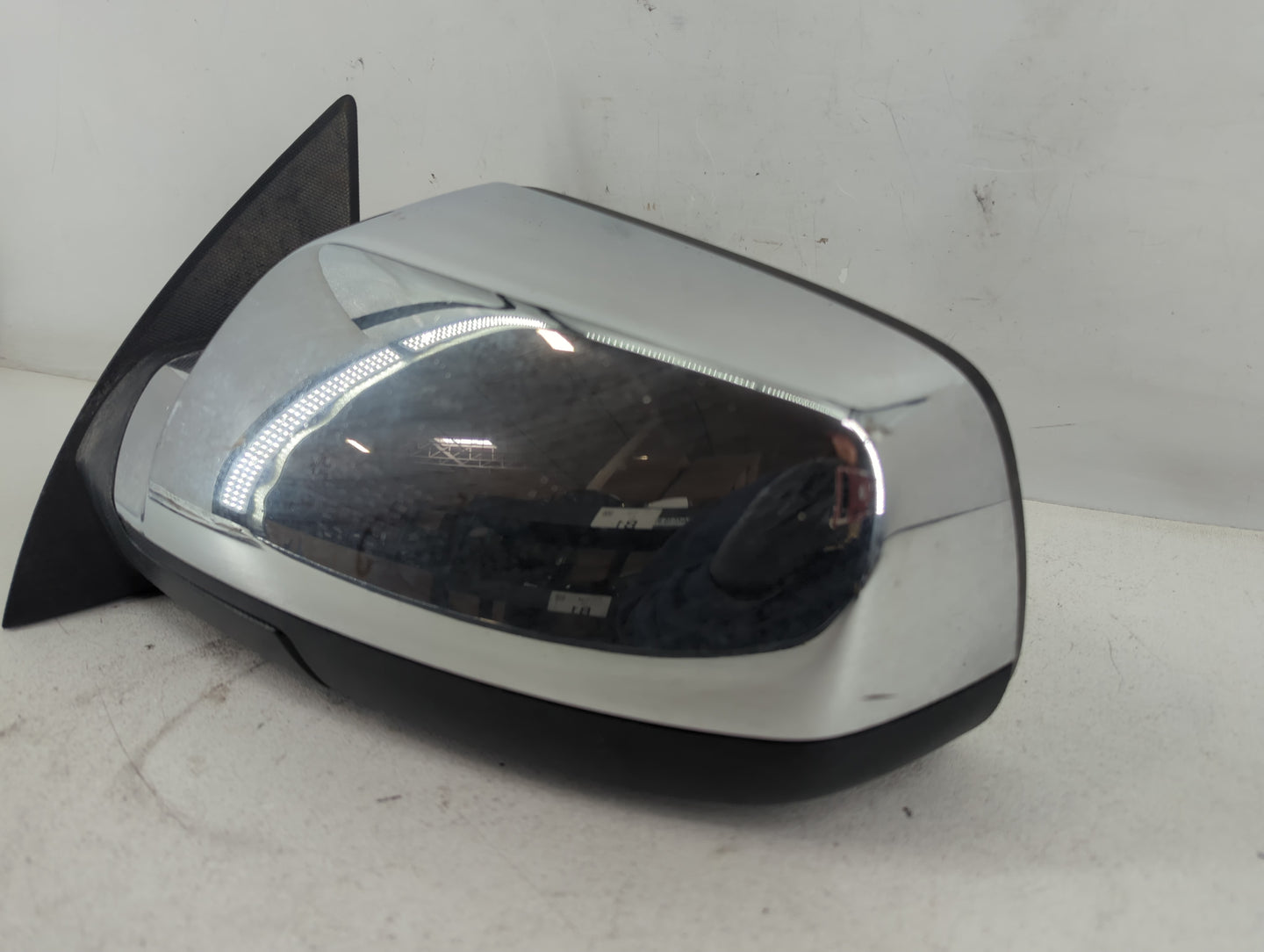 2010-2011 Gmc Terrain Driver Side View Mirror - Left Door Mirror OEM Used - Oemusedautoparts1.com