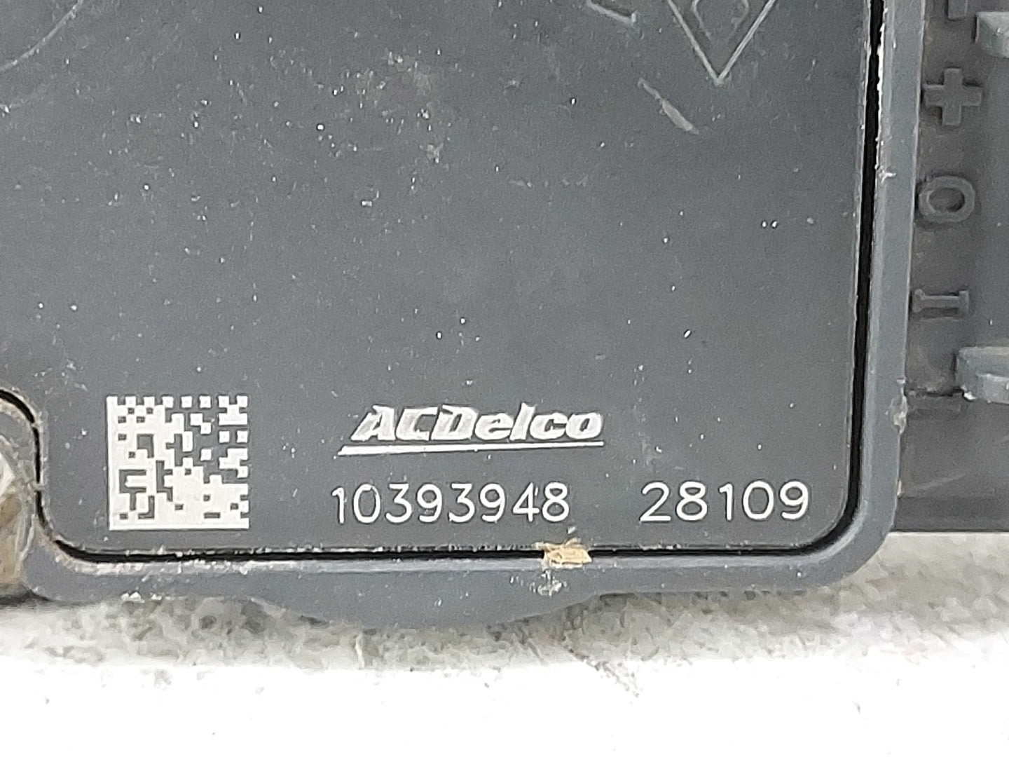 2009-2014 Gmc Yukon Mass Air Flow Meter Maf 1486890 - Oemusedautoparts1.com