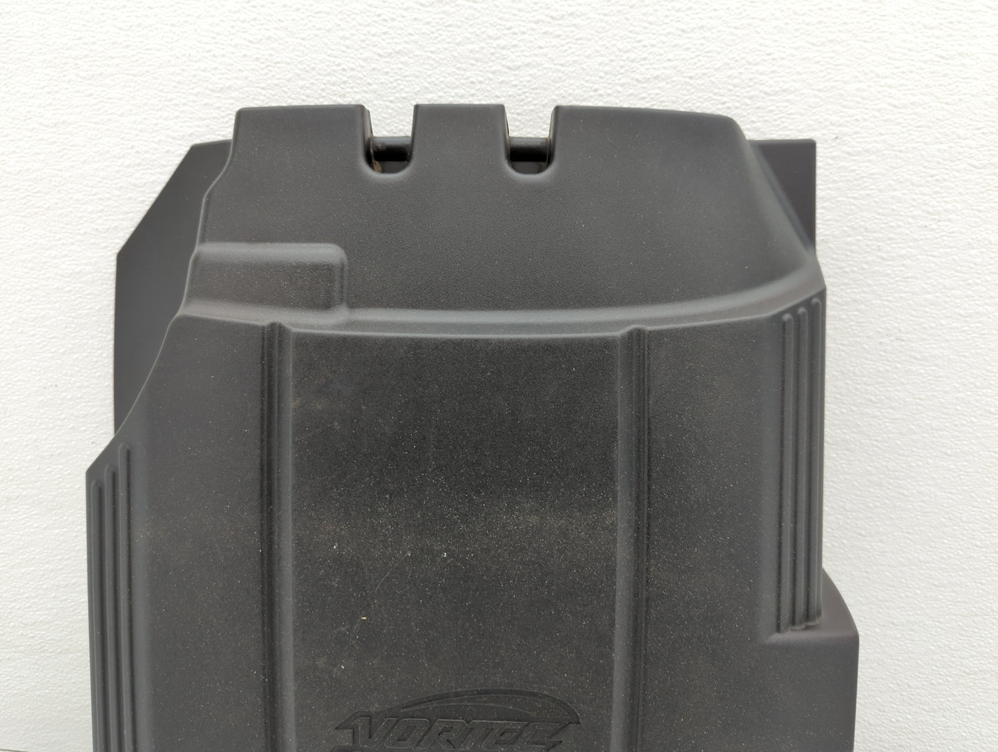 2010 Gmc Yukon Engine Cover - Oemusedautoparts1.com