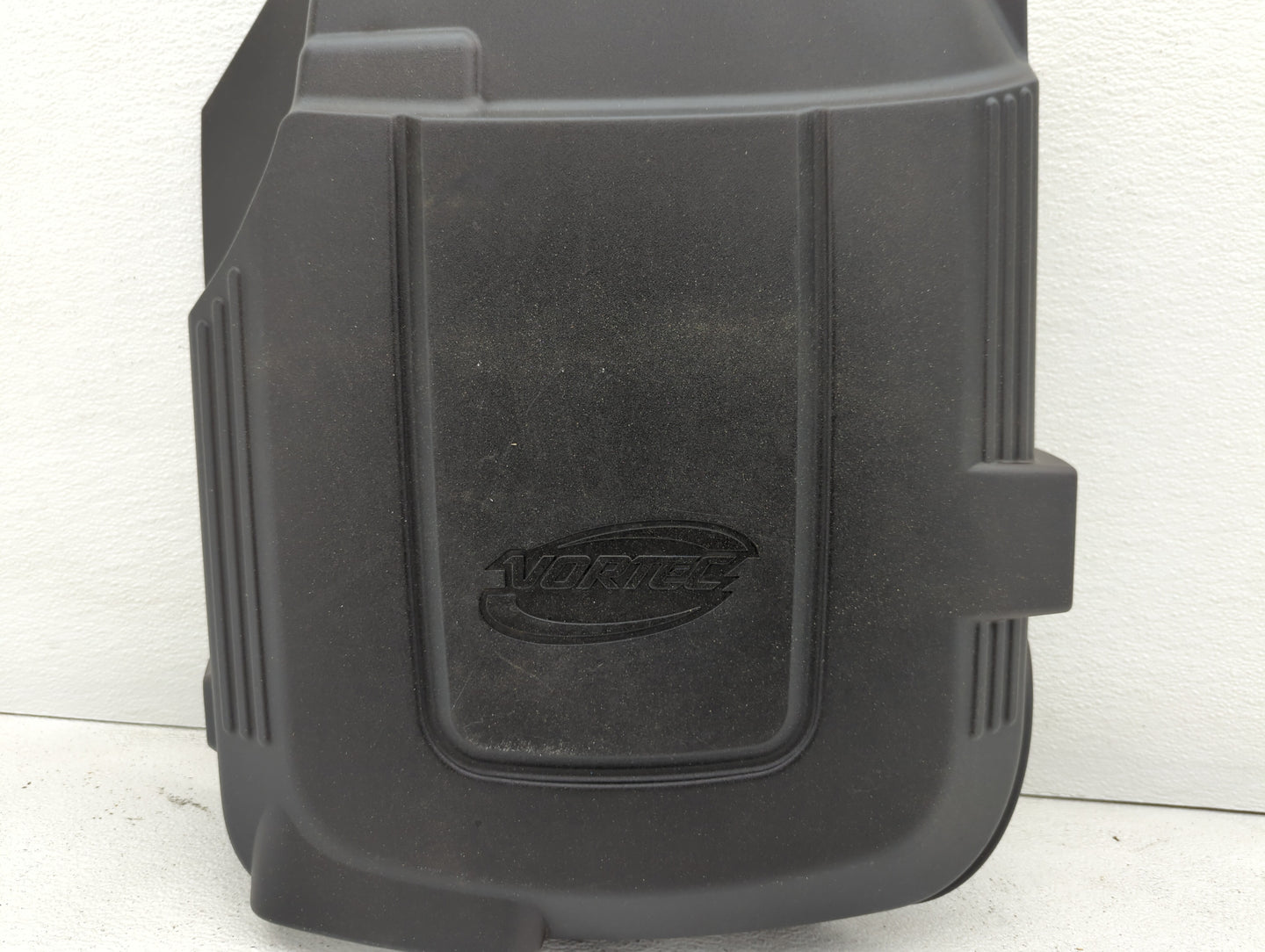 2010 Gmc Yukon Engine Cover - Oemusedautoparts1.com