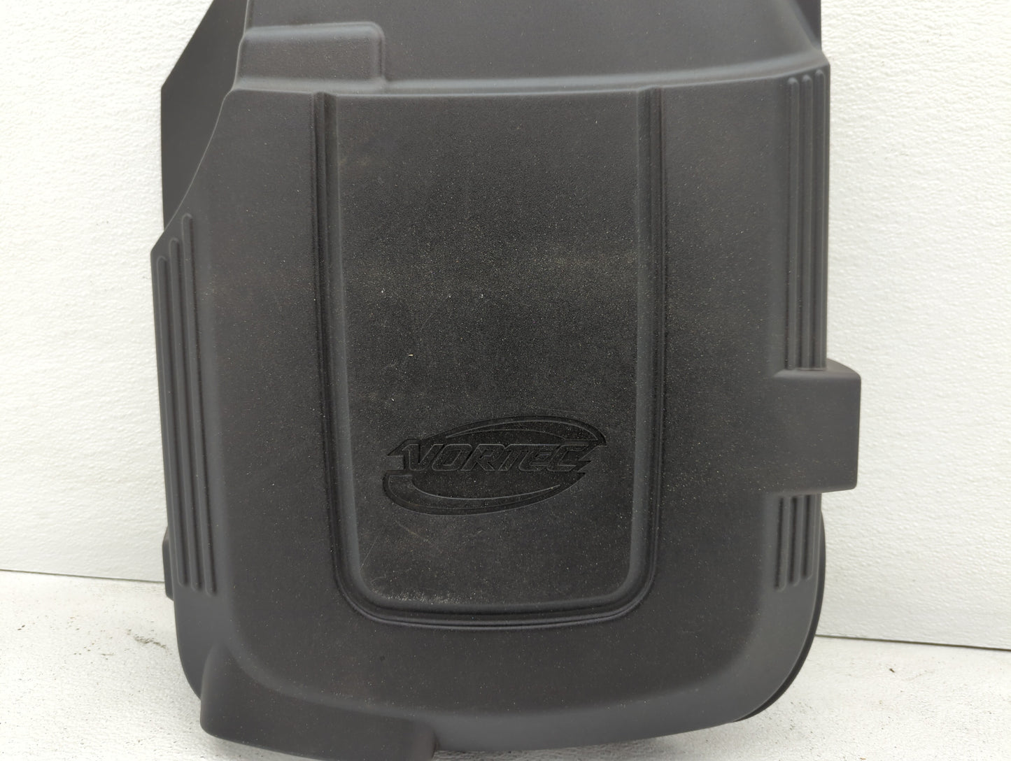 2010 Gmc Yukon Engine Cover - Oemusedautoparts1.com