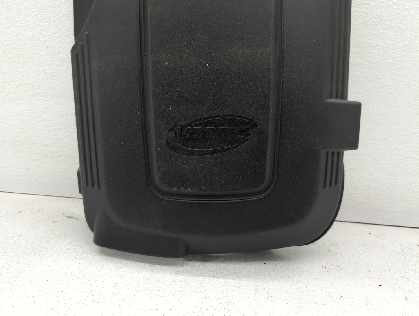 2010 Gmc Yukon Engine Cover - Oemusedautoparts1.com