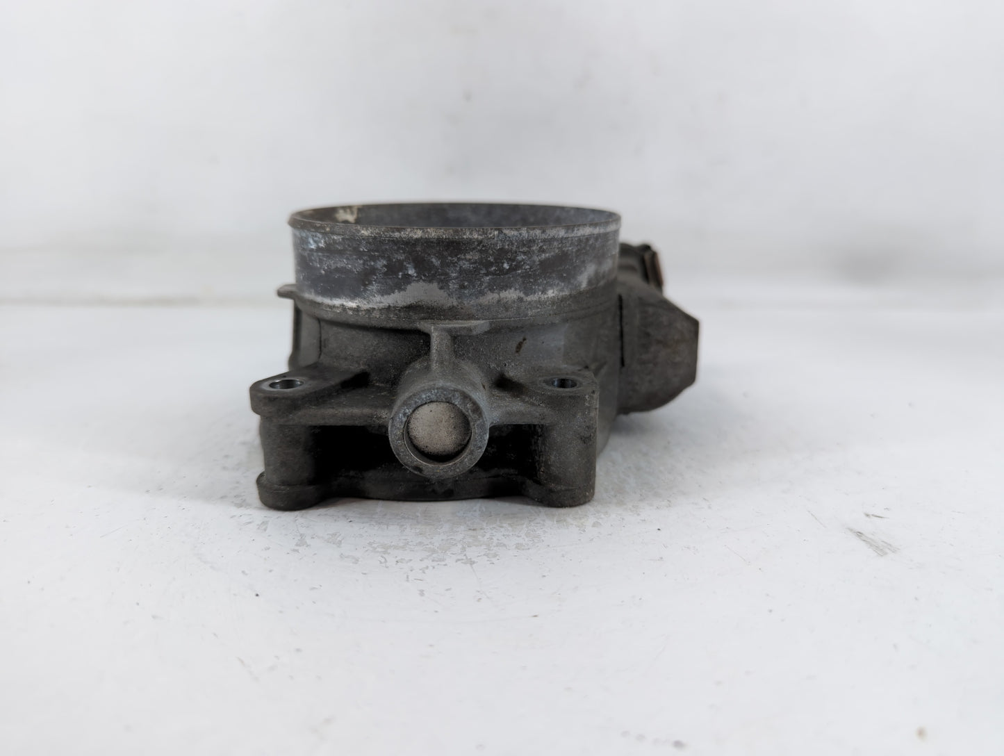 2009-2014 Gmc Yukon Xl Throttle Body P/N:RME87-3C9992 Fits Fits 2009 2010 2011 2012 2013 2014 2015 OEM Used Auto Parts - Oem