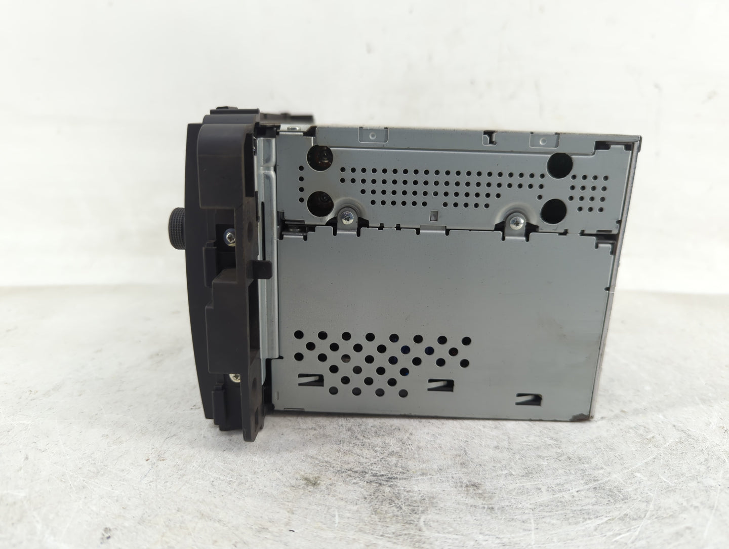 2010 Gmc Yukon Xl 1500 Radio AM FM Cd Player Receiver Replacement P/N:25966513 Fits OEM Used Auto Parts - Oemusedautoparts1.