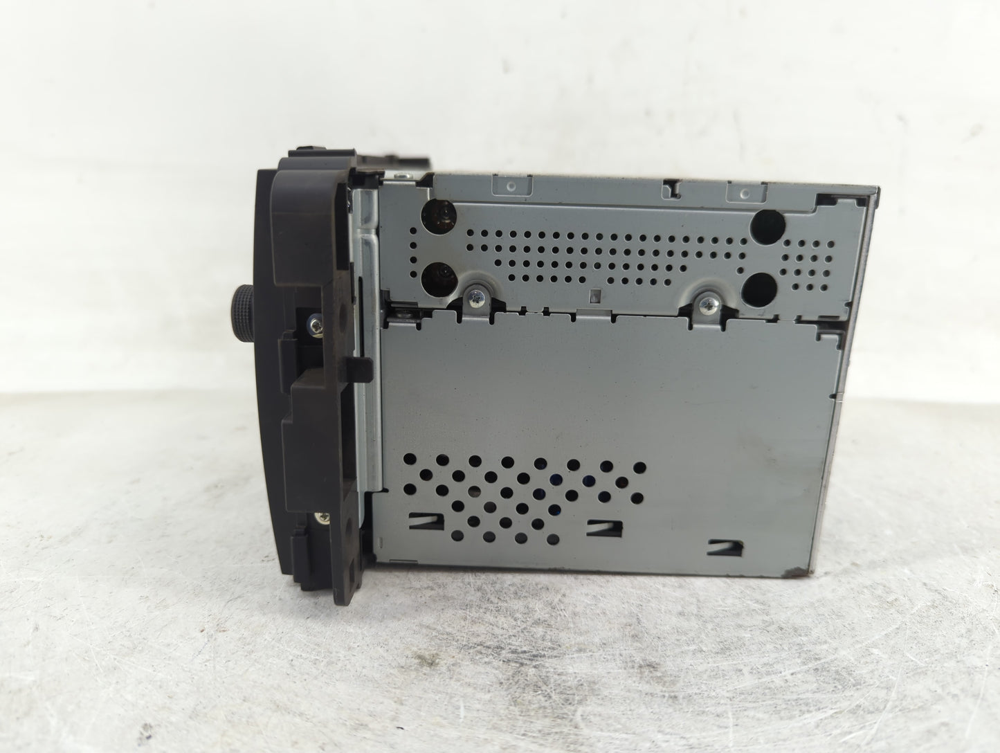2010 Gmc Yukon Xl 1500 Radio AM FM Cd Player Receiver Replacement P/N:25966513 Fits OEM Used Auto Parts - Oemusedautoparts1.