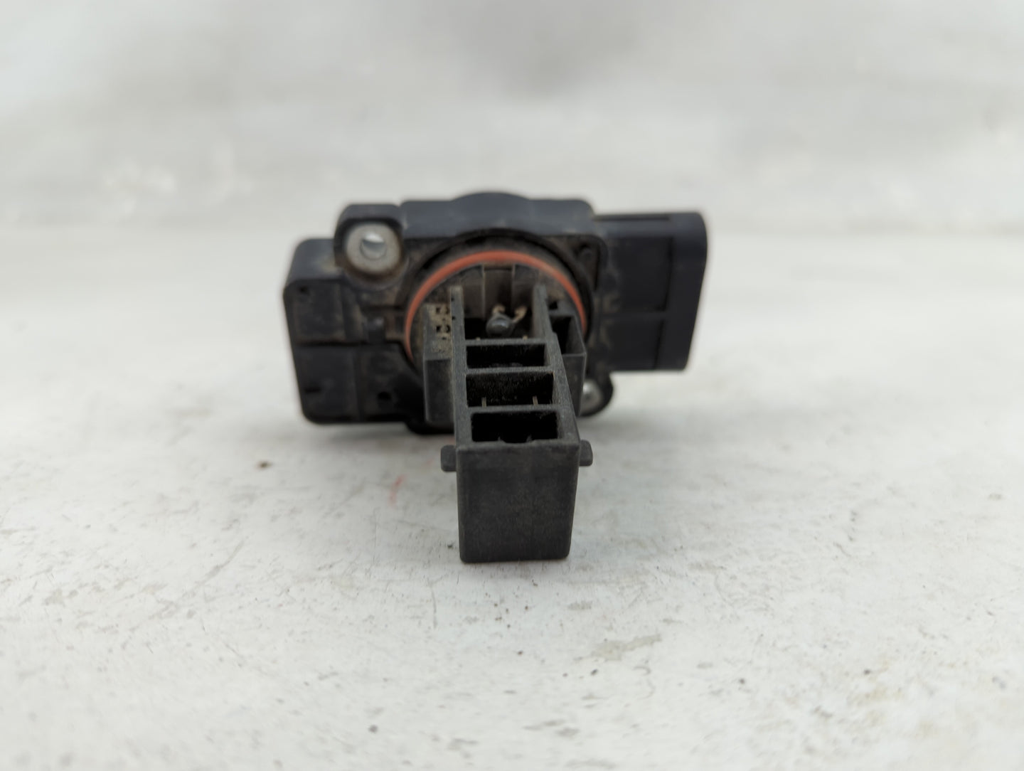 2009-2014 Gmc Yukon Xl 1500 Mass Air Flow Meter Maf 1463604 - Oemusedautoparts1.com