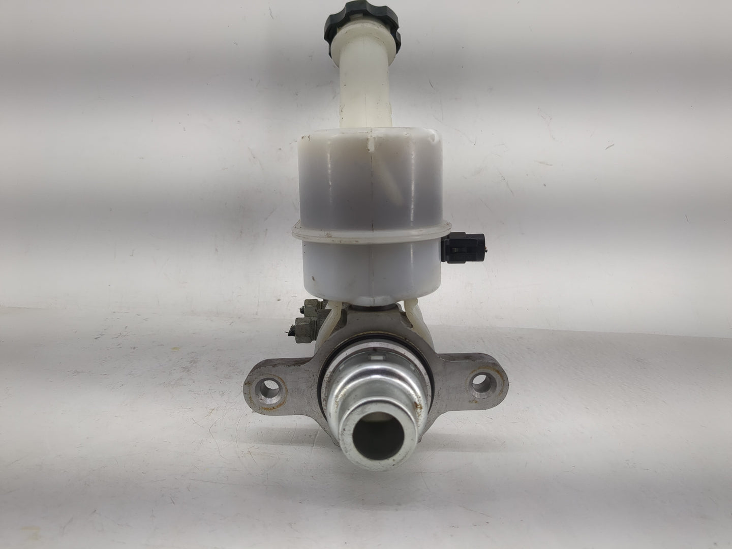 2008-2012 Honda Accord Brake Master Cylinder 1220753 - Oemusedautoparts1.com