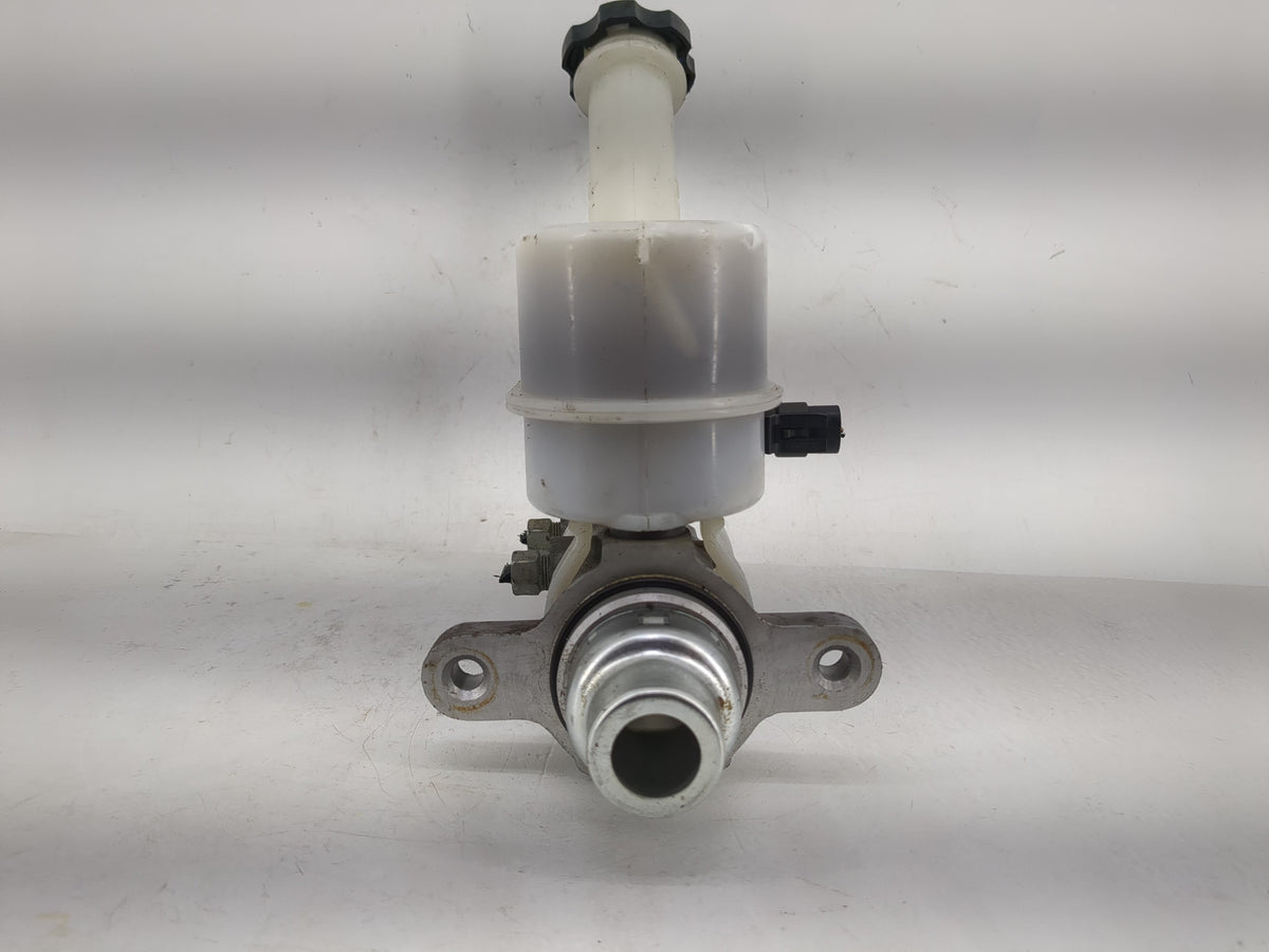 2008-2012 Honda Accord Brake Master Cylinder 1220753 - Oemusedautoparts1.com
