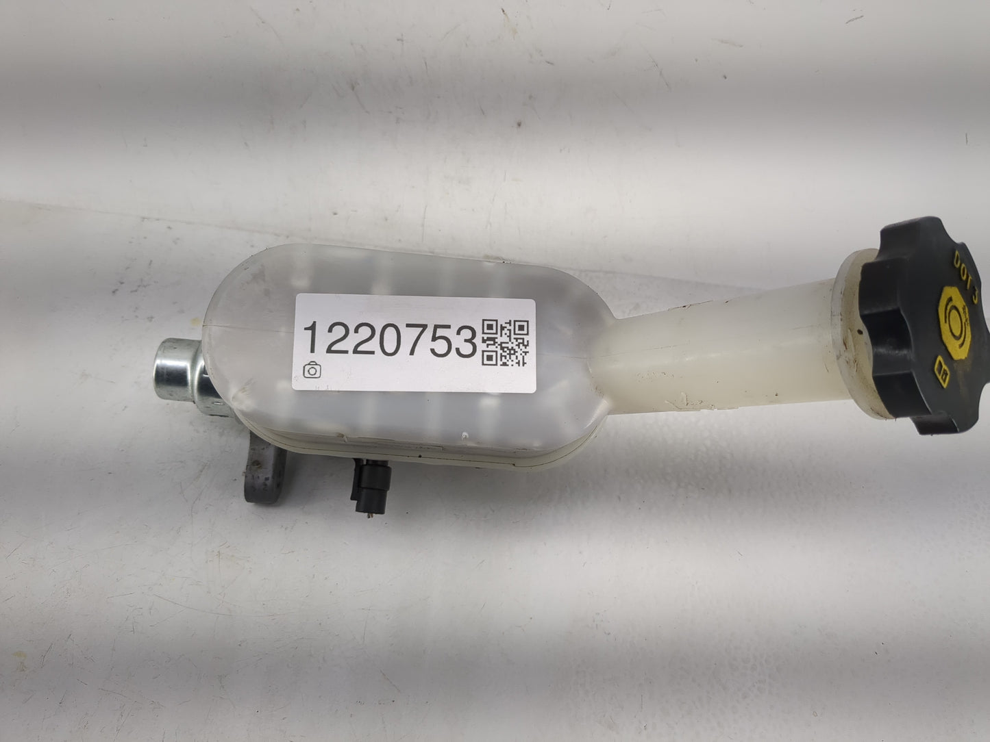 2008-2012 Honda Accord Brake Master Cylinder 1220753 - Oemusedautoparts1.com