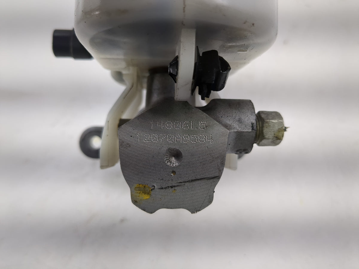 2008-2012 Honda Accord Brake Master Cylinder 1220753 - Oemusedautoparts1.com