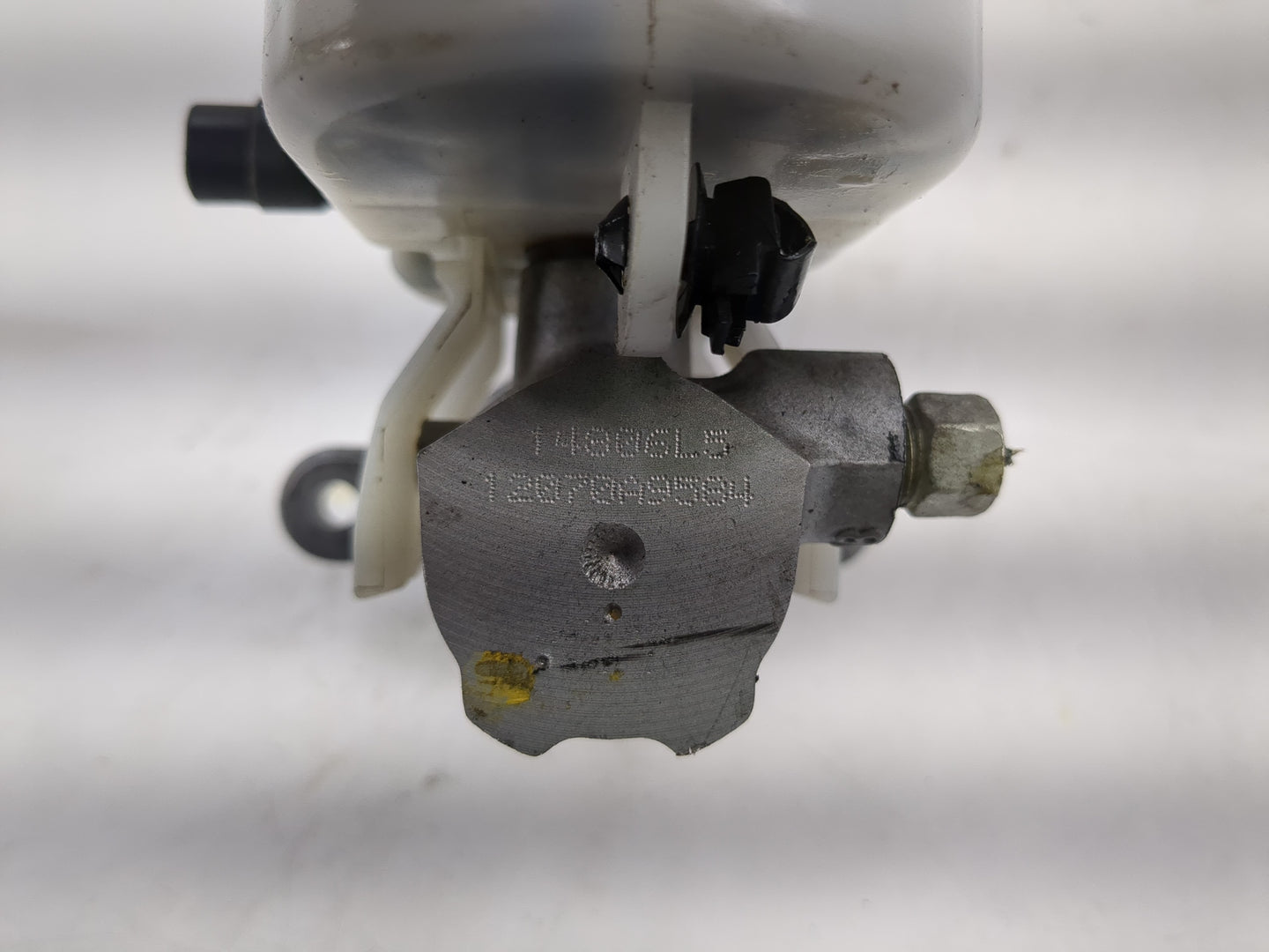 2008-2012 Honda Accord Brake Master Cylinder 1220753 - Oemusedautoparts1.com