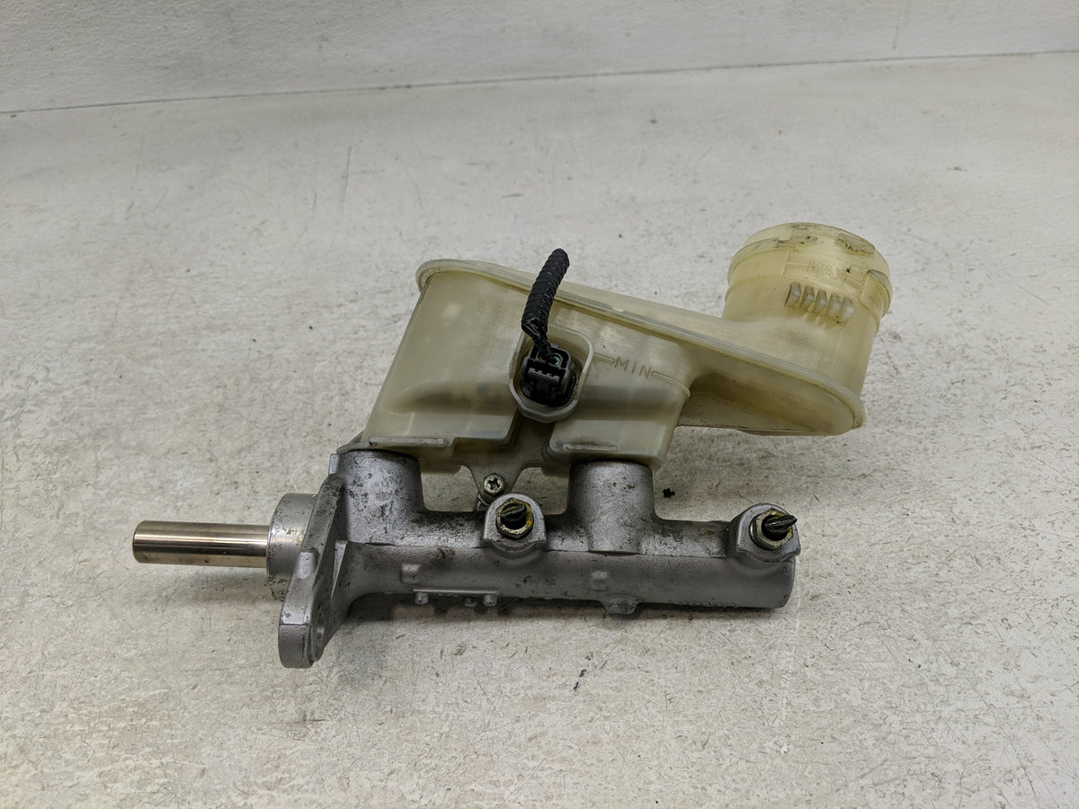2008-2012 Honda Accord Brake Master Cylinder 1276456 - Oemusedautoparts1.com