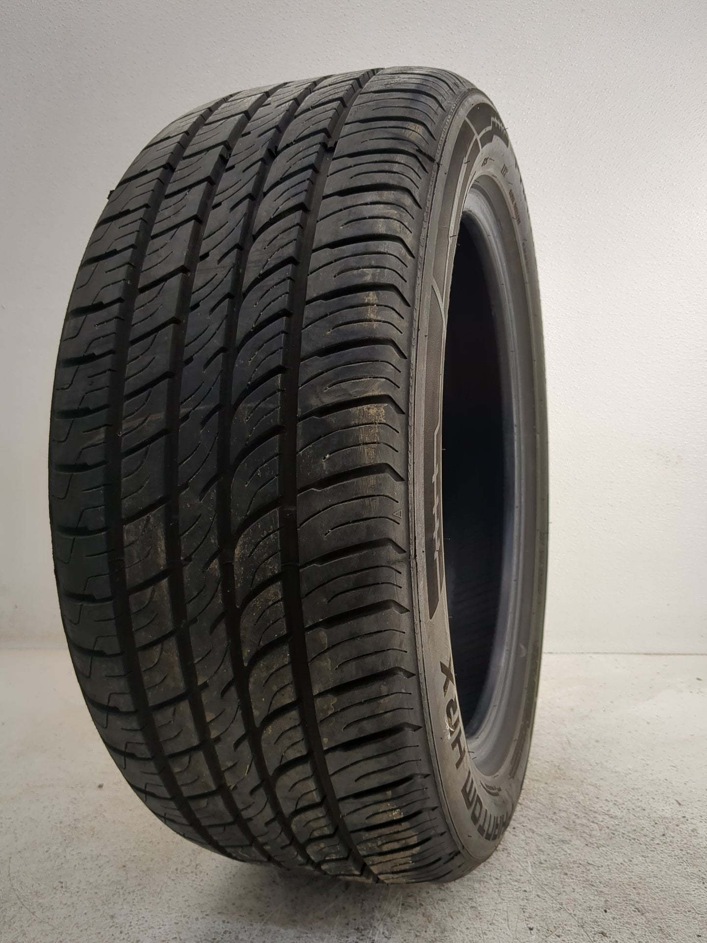 Used Tire 225/60R17 PHANTOM HRX 98V - Tread Depth 9/32 - Oemusedautoparts1.com