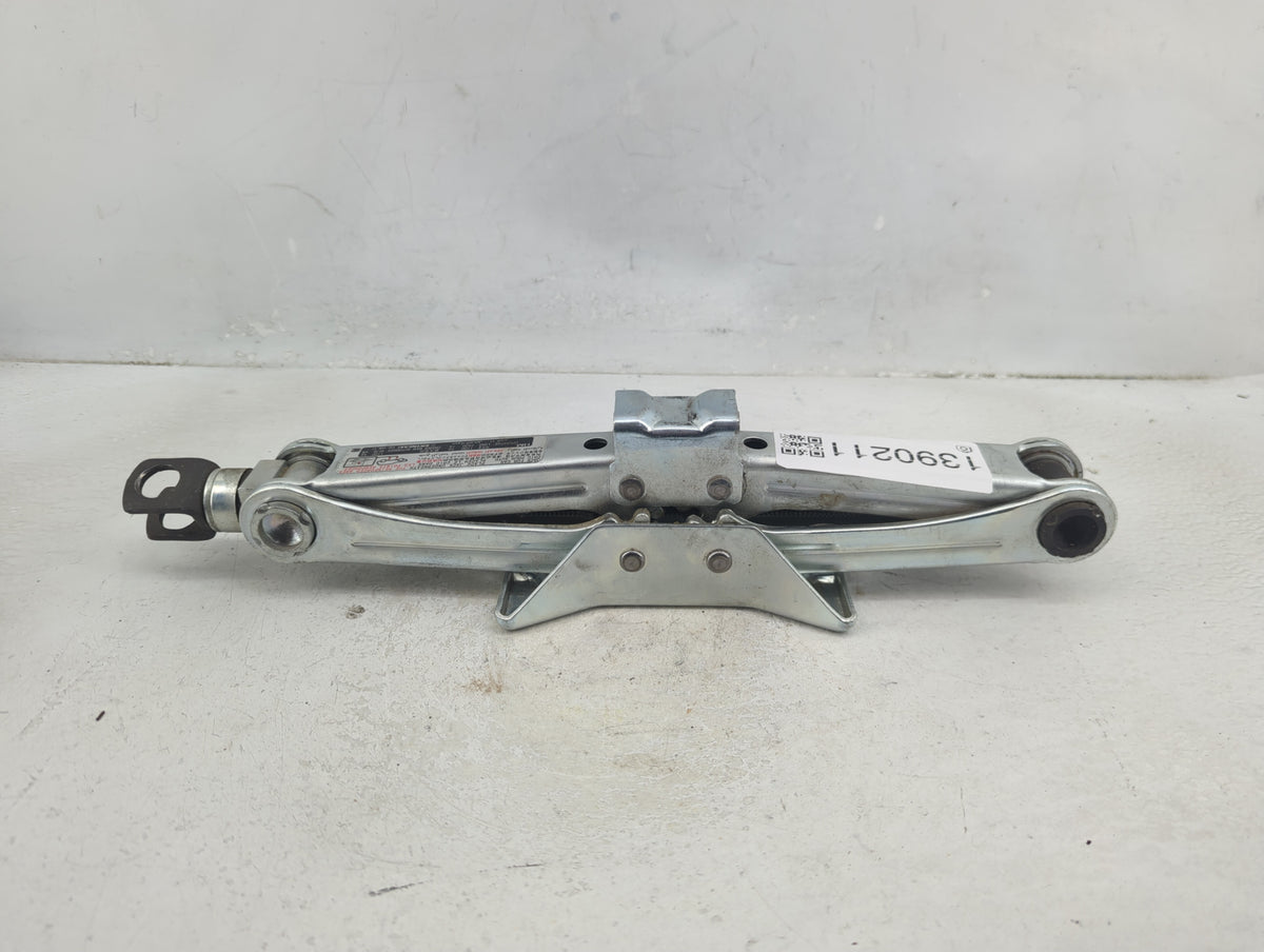 2010 Honda Accord Spare Scissor Car Jack 1390211 - Oemusedautoparts1.com