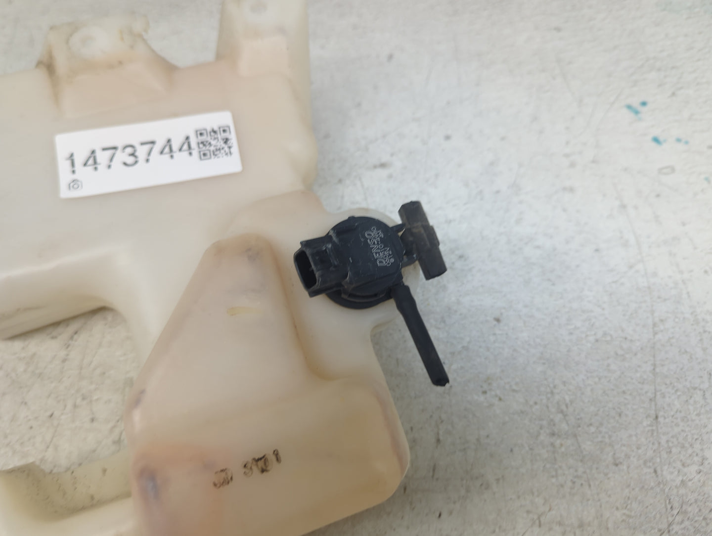 2008-2012 Honda Accord Windshield Washer Fluid Reservoir Bottle Oem 1473744 - Oemusedautoparts1.com
