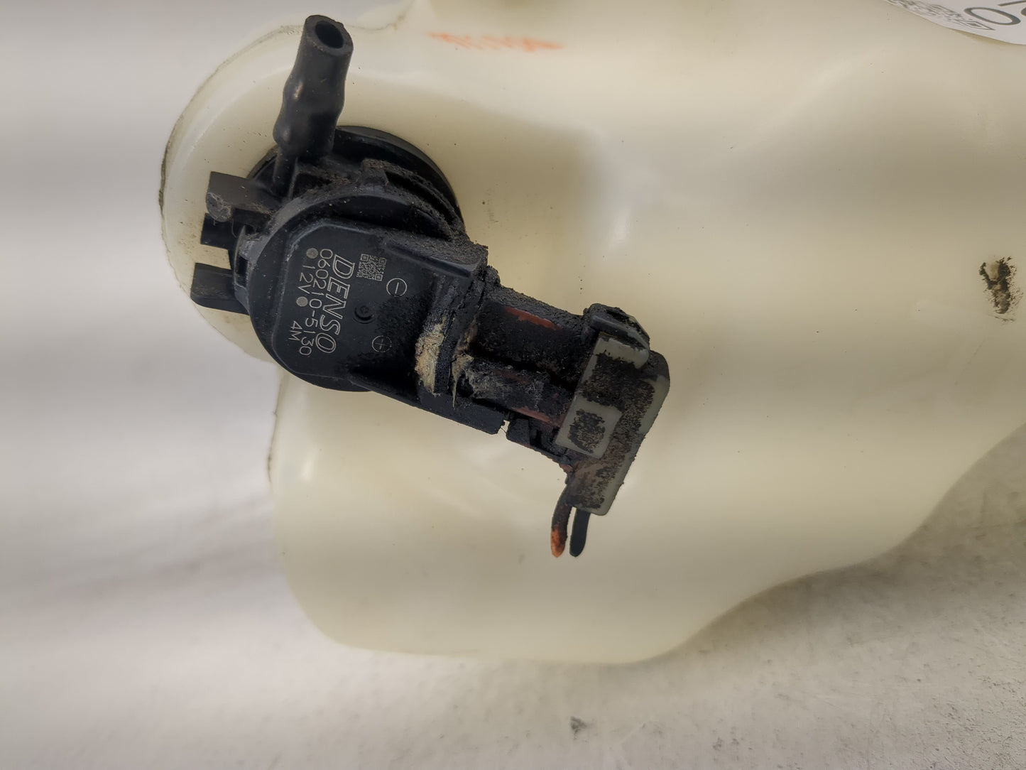 2006-2011 Honda Civic Windshield Washer Fluid Reservoir Bottle Oem - Oemusedautoparts1.com