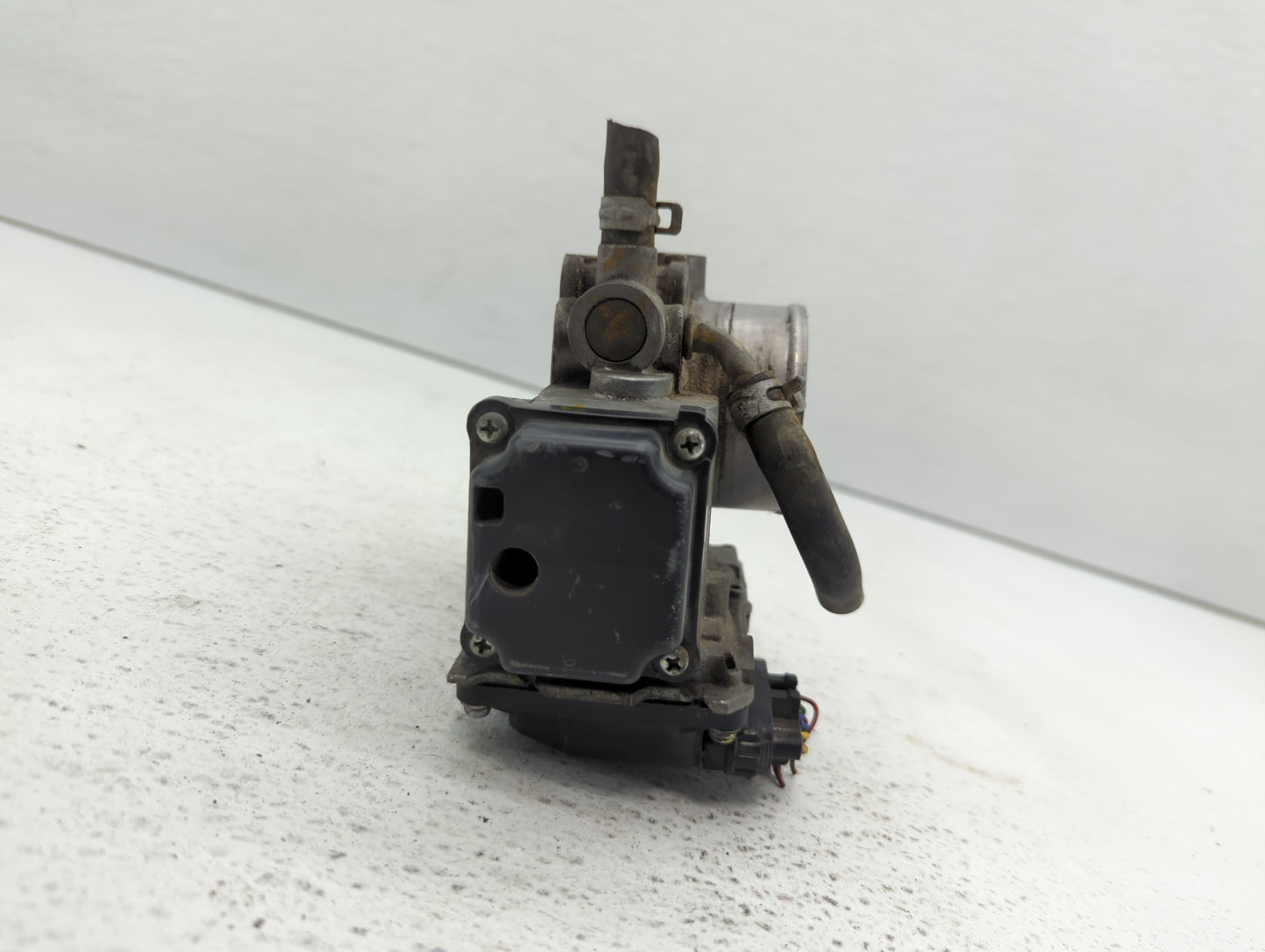 2006-2011 Honda Civic Throttle Body P/N:GMA8A Fits Fits 2006 2007 2008 2009 2010 2011 OEM Used Auto Parts - Oemusedautoparts