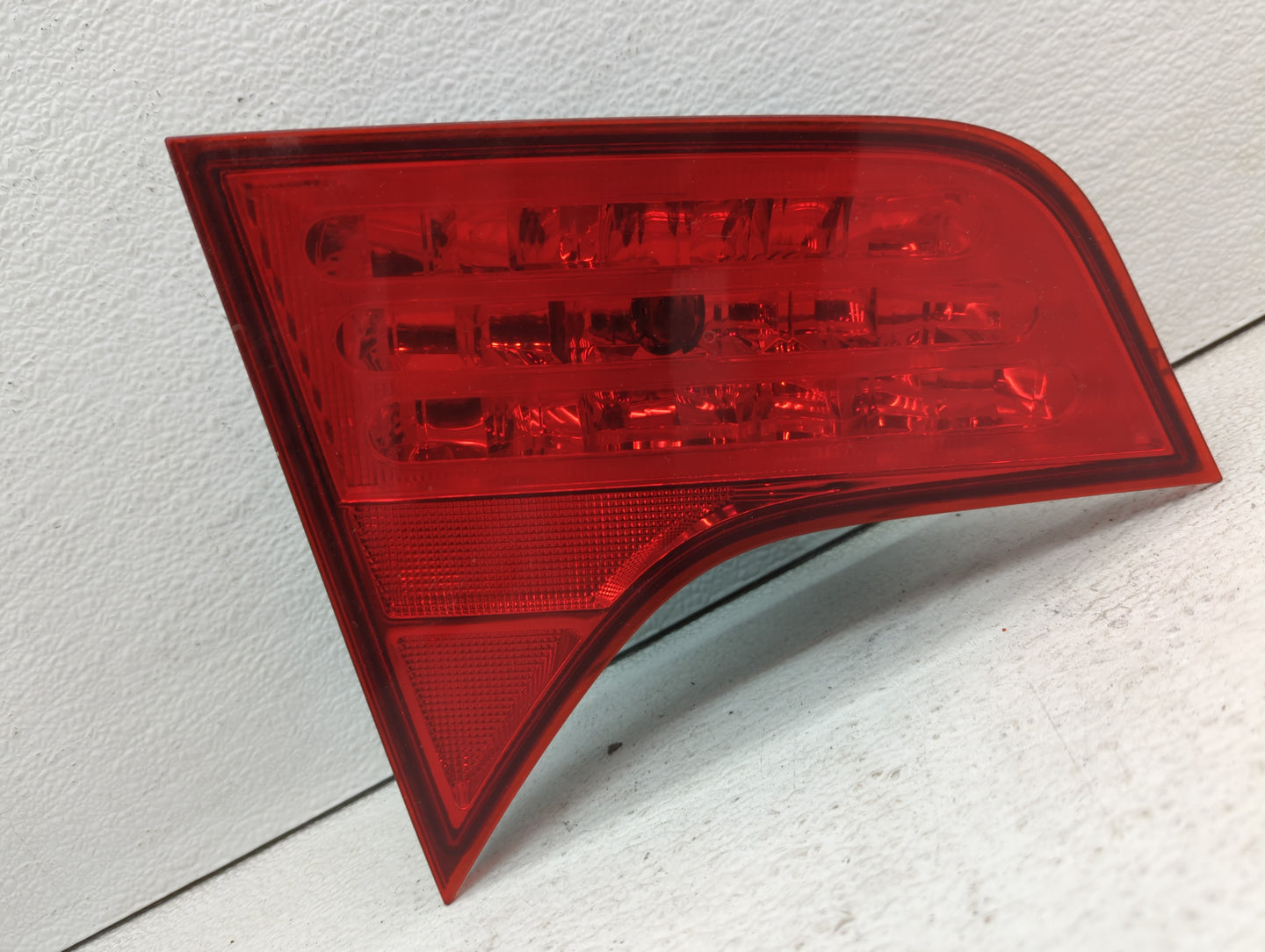 2006-2011 Honda Civic Tail Light Assembly Driver Left OEM Fits Fits 2006 2007 2008 2009 2010 2011 OEM Used Auto Parts - Oemu
