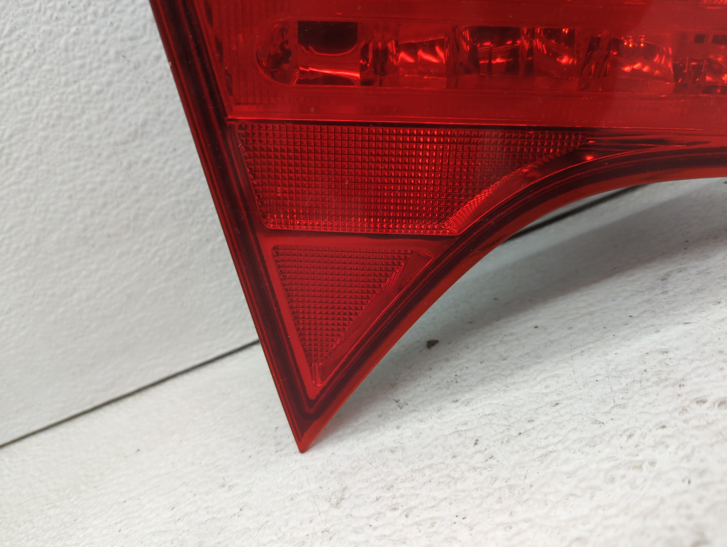 2006-2011 Honda Civic Tail Light Assembly Driver Left OEM Fits Fits 2006 2007 2008 2009 2010 2011 OEM Used Auto Parts - Oemu