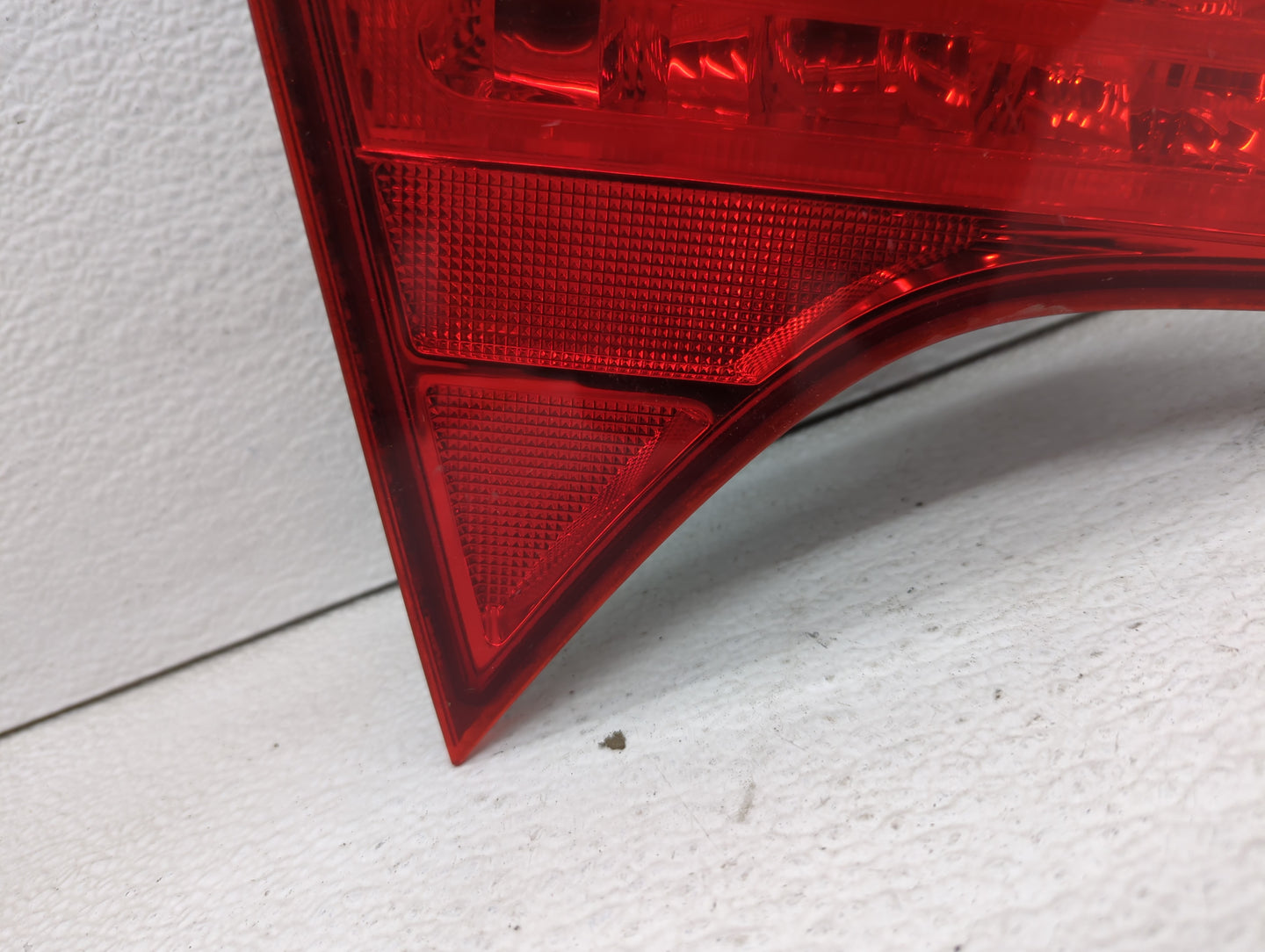 2006-2011 Honda Civic Tail Light Assembly Driver Left OEM Fits Fits 2006 2007 2008 2009 2010 2011 OEM Used Auto Parts - Oemu