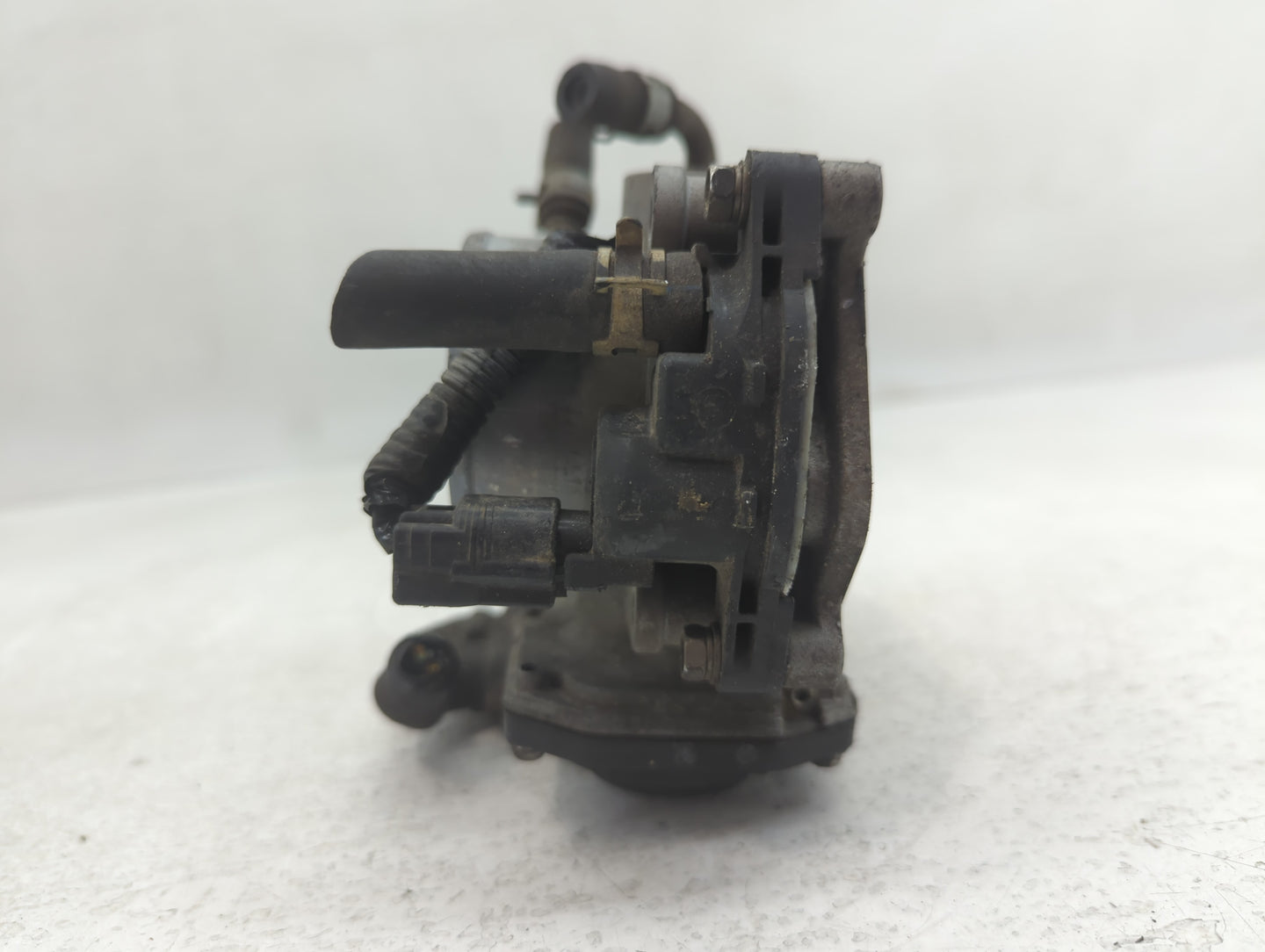 2006-2011 Honda Civic Throttle Body P/N:U20350015948 Fits Fits 2006 2007 2008 2009 2010 2011 OEM Used Auto Parts - Oemusedau