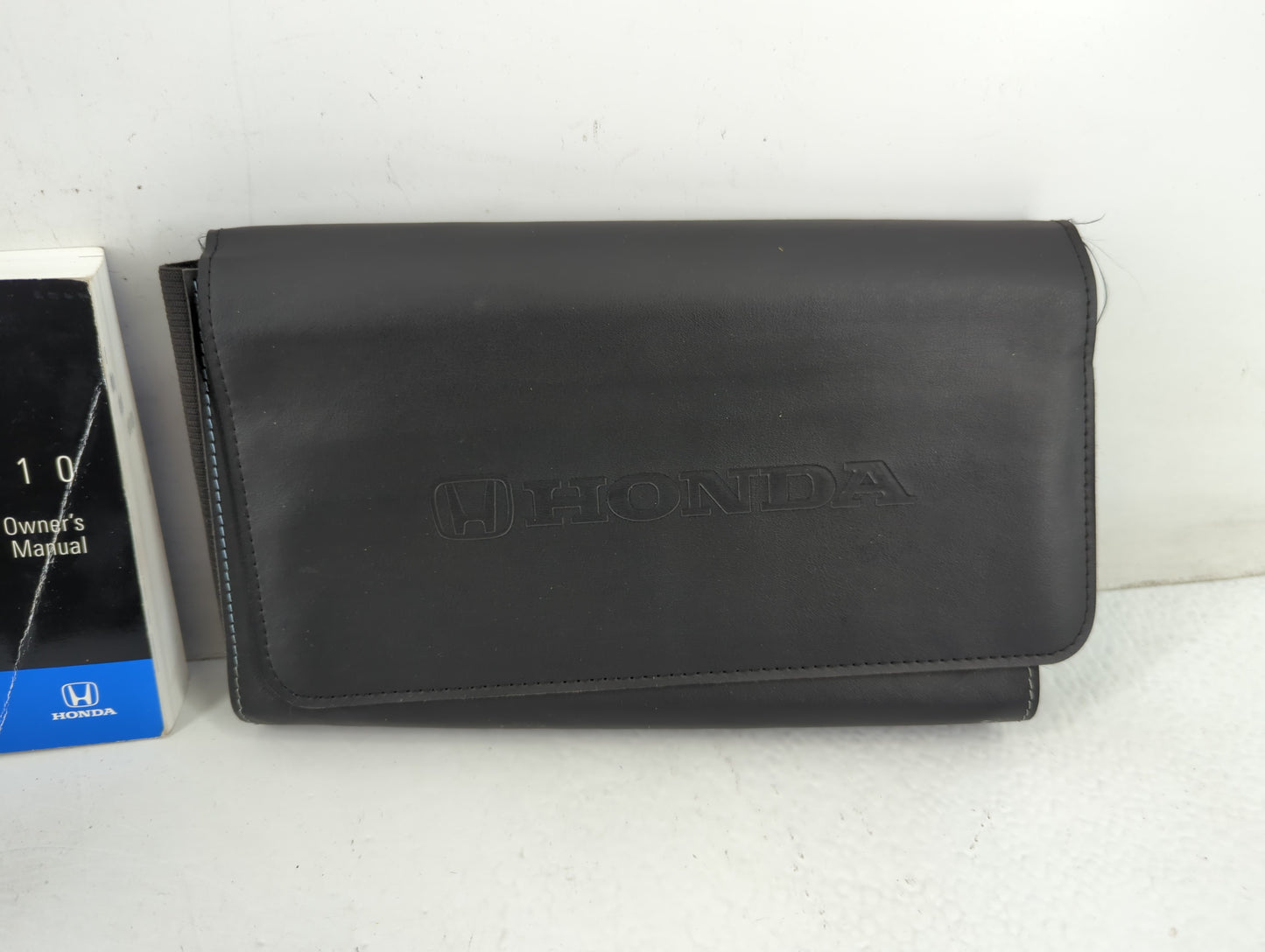 2010 Honda Civic Owners Manual Book Guide P/N:00X31-SVA-6400 OEM Used Auto Parts - Oemusedautoparts1.com