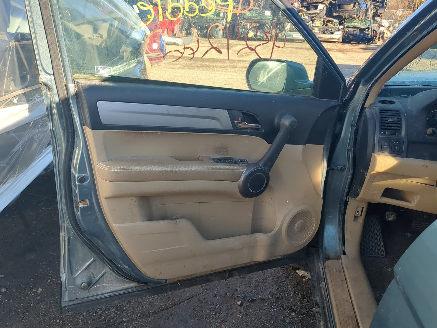 2010 Honda Cr-v Front Left Driver Interior Door Panel Trim - Oemusedautoparts1.com